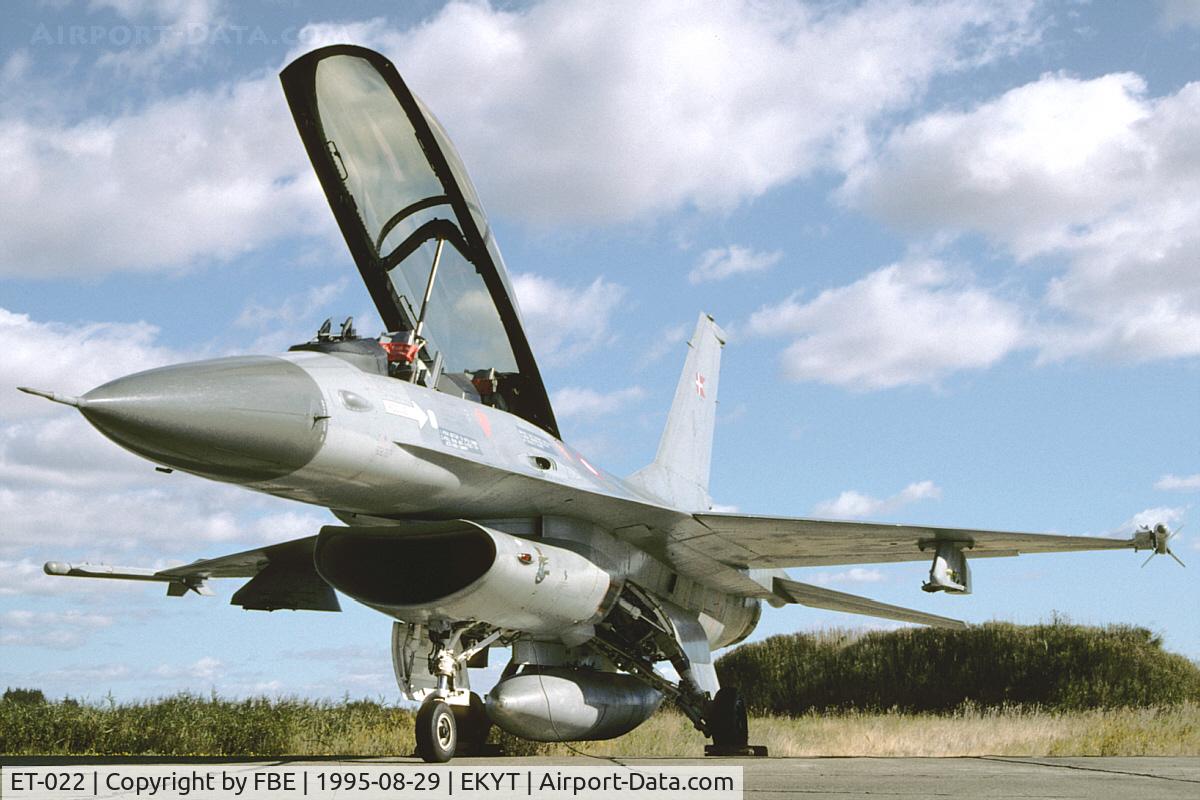 ET-022, 1987 General Dynamics F-16BM Fighting Falcon C/N 6G-16, flightline scene at Aalborg
