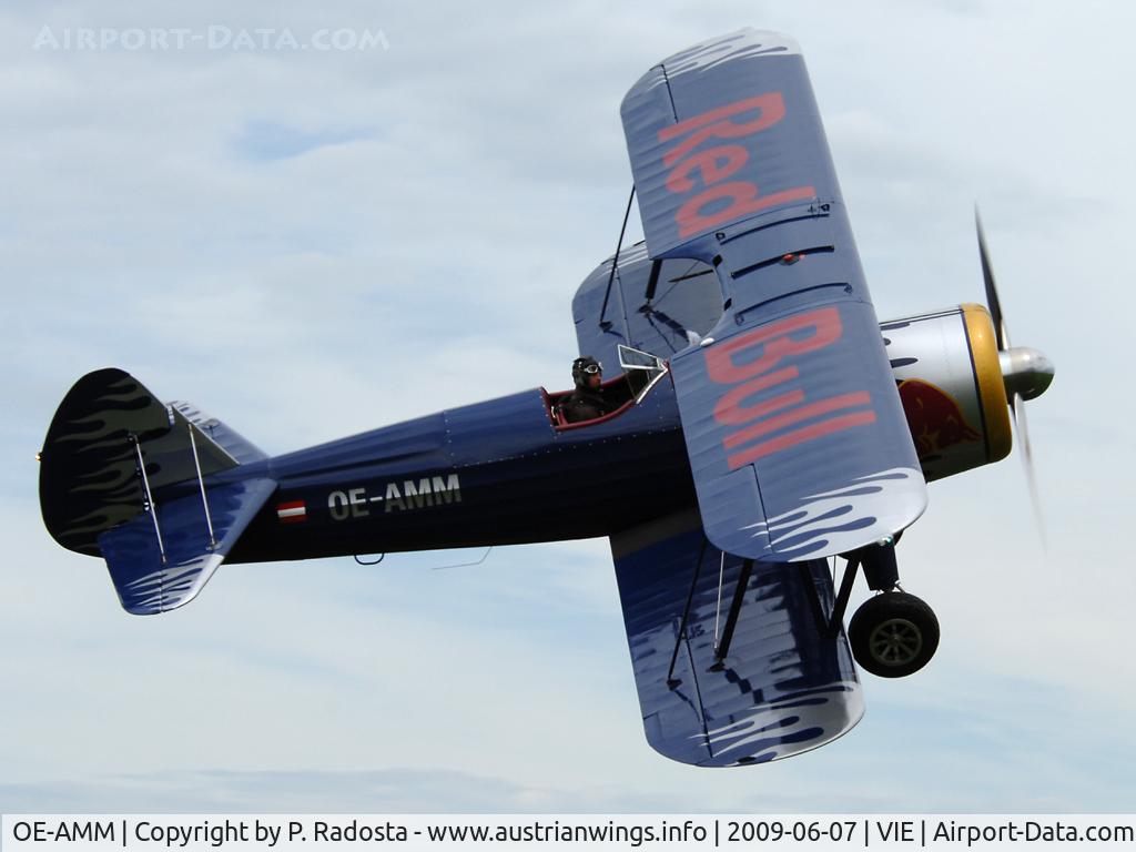 OE-AMM, 1943 Boeing E-75 (PT-13) Stearman C/N 75-5032, Airshow Fischamend