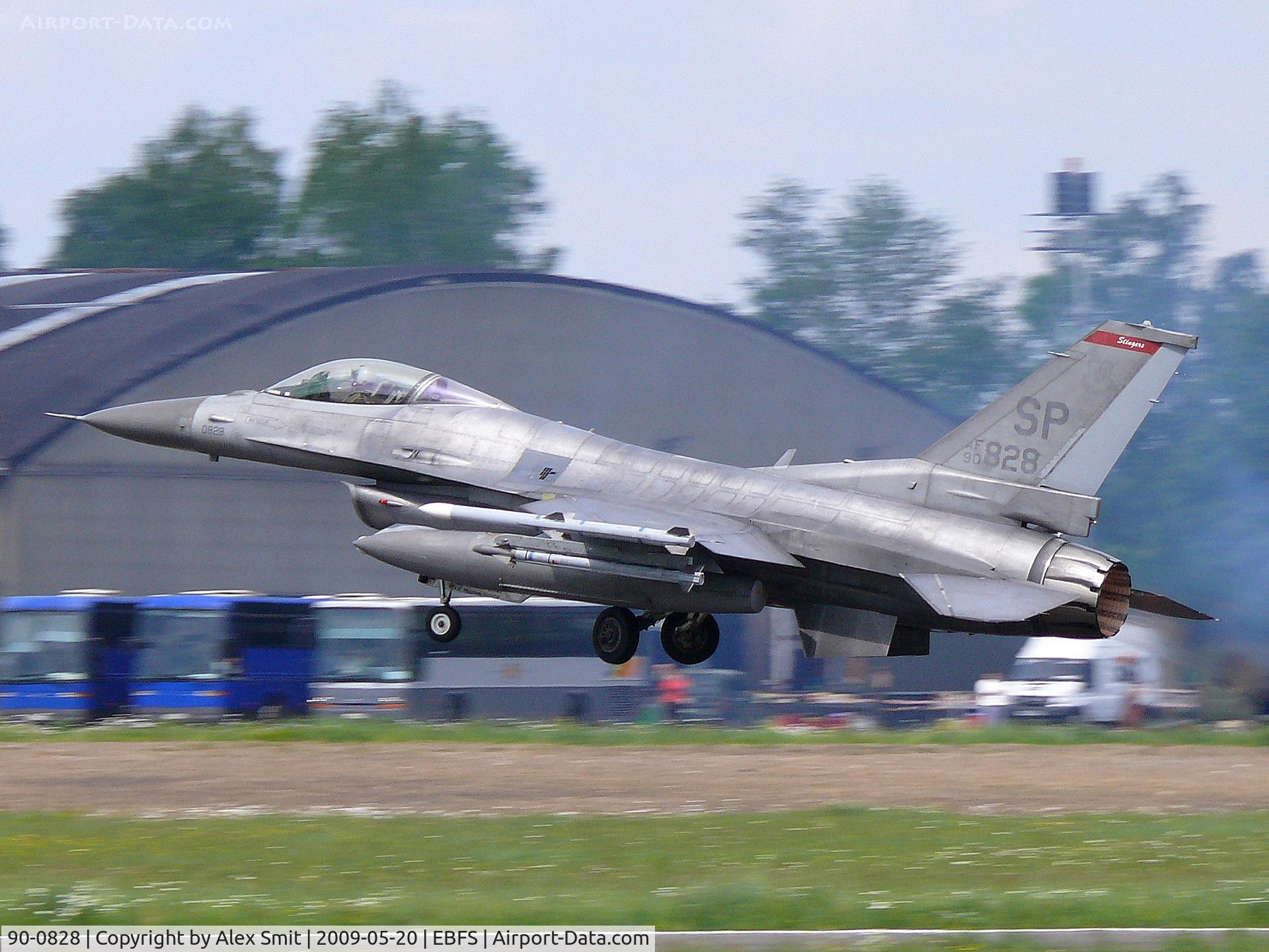 90-0828, General Dynamics F-16CG Night Falcon C/N CC-28, General Dynamics F-16C Fighting Falcon SP/90-0828 US Air Force