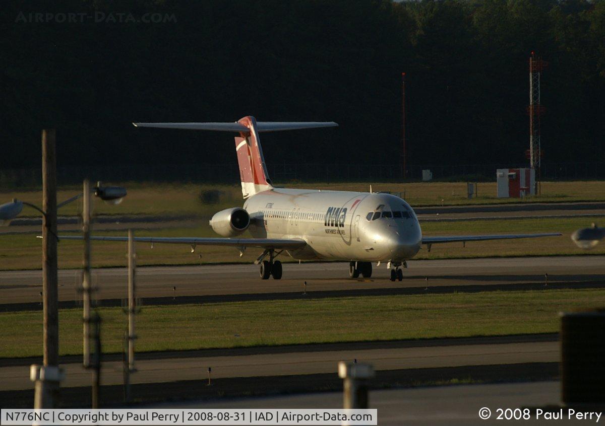N776NC, 1979 McDonnell Douglas DC-9-51 C/N 47786, Turning off the active, headed for the terminal