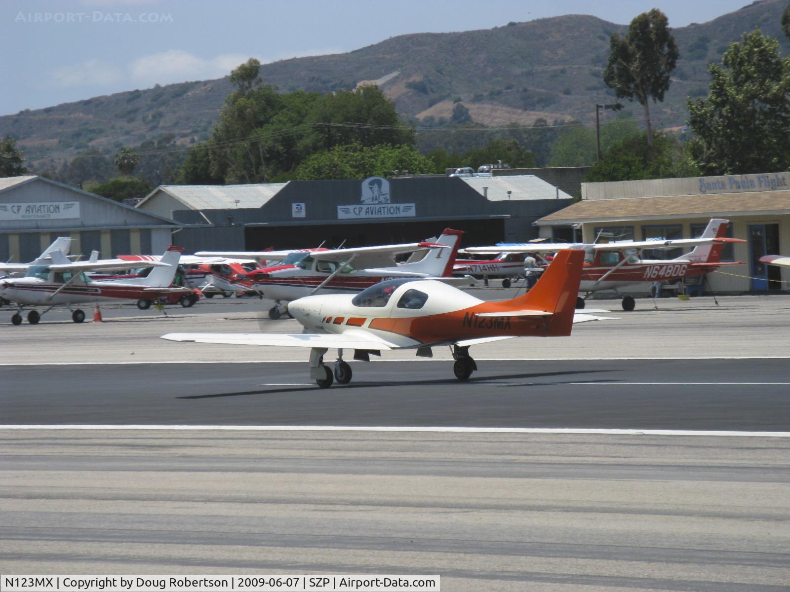 N123MX, 1988 Lancair 235 C/N 131, 1988 Maxwell LANCAIR 235, Lycoming O-320-D2 160 Hp, takeoff roll Rwy 22