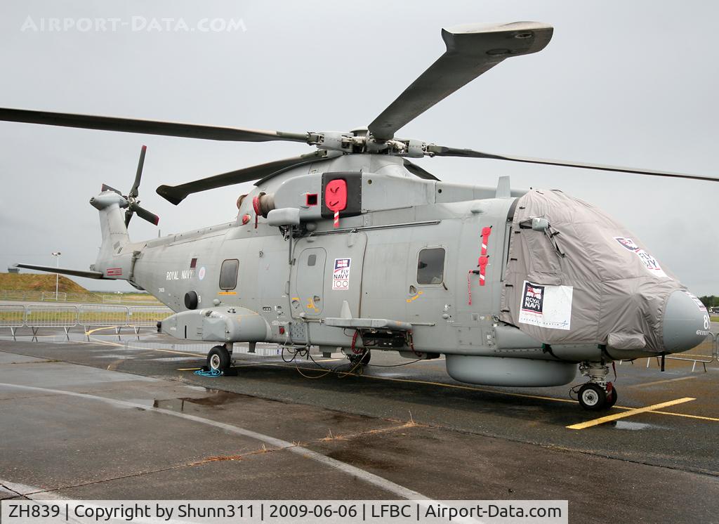 ZH839, 1999 AgustaWestland EH-101 Merlin HM.1 C/N 50081/RN19, Static display during LFBC Airshow 2009
