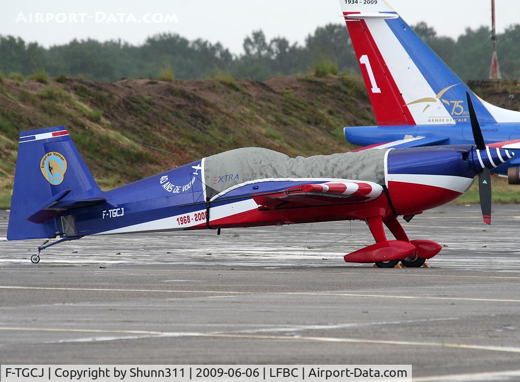 F-TGCJ, Extra EA-330SC C/N 05, Used as a demo during LFBC Airshow 2009