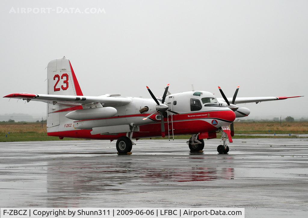 F-ZBCZ, Grumman CP-121 Tracker C/N DHC-94, Used as a demo during LFBC Airshow 2009