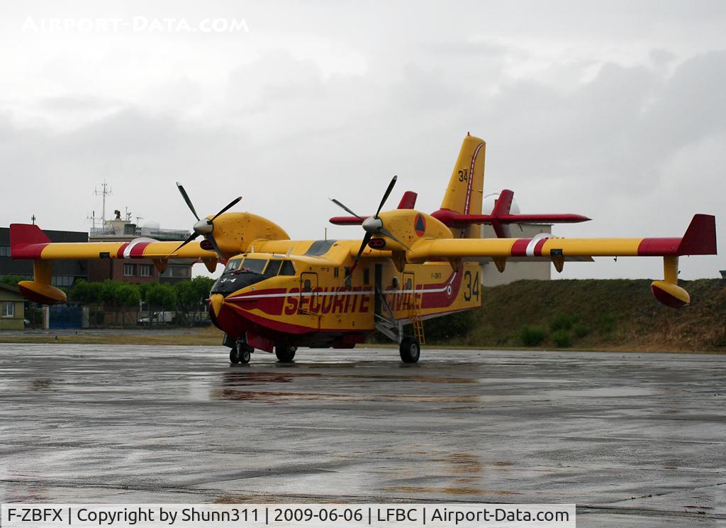 F-ZBFX, Canadair CL-215-6B11 CL-415 C/N 2007, Used as a demo during LFBC Airshow 2009