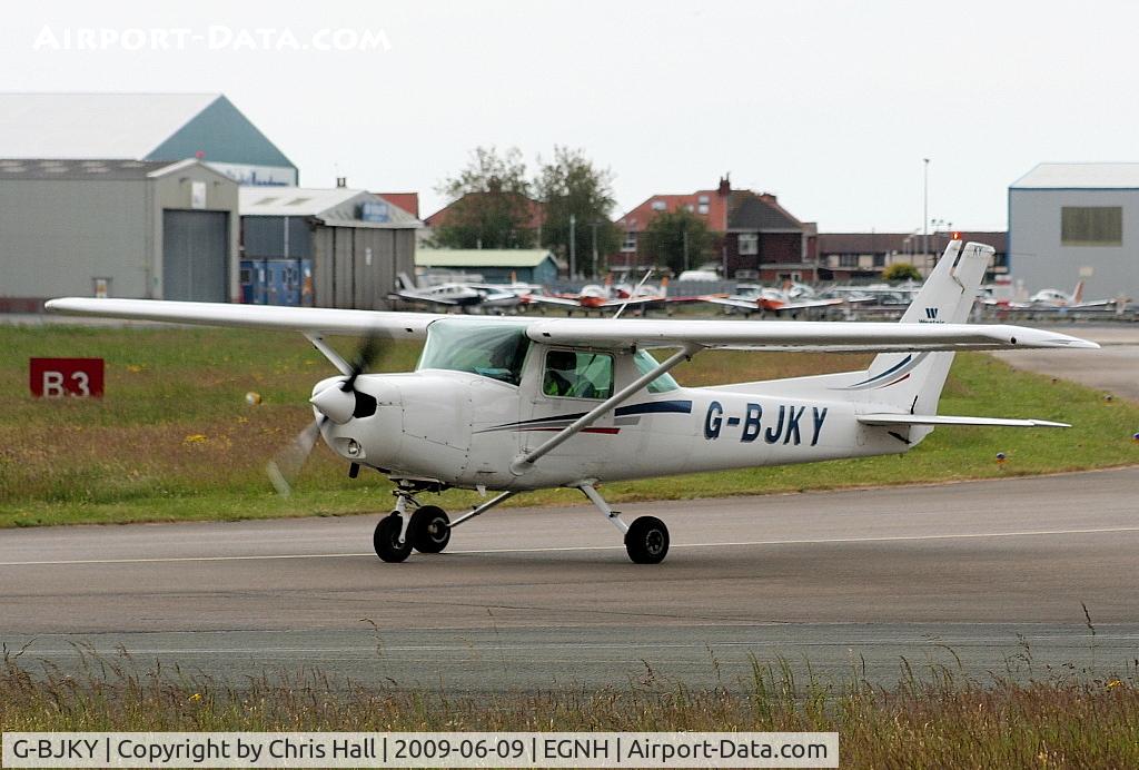 G-BJKY, 1981 Reims F152 C/N 1886, Westair Flying Services Ltd