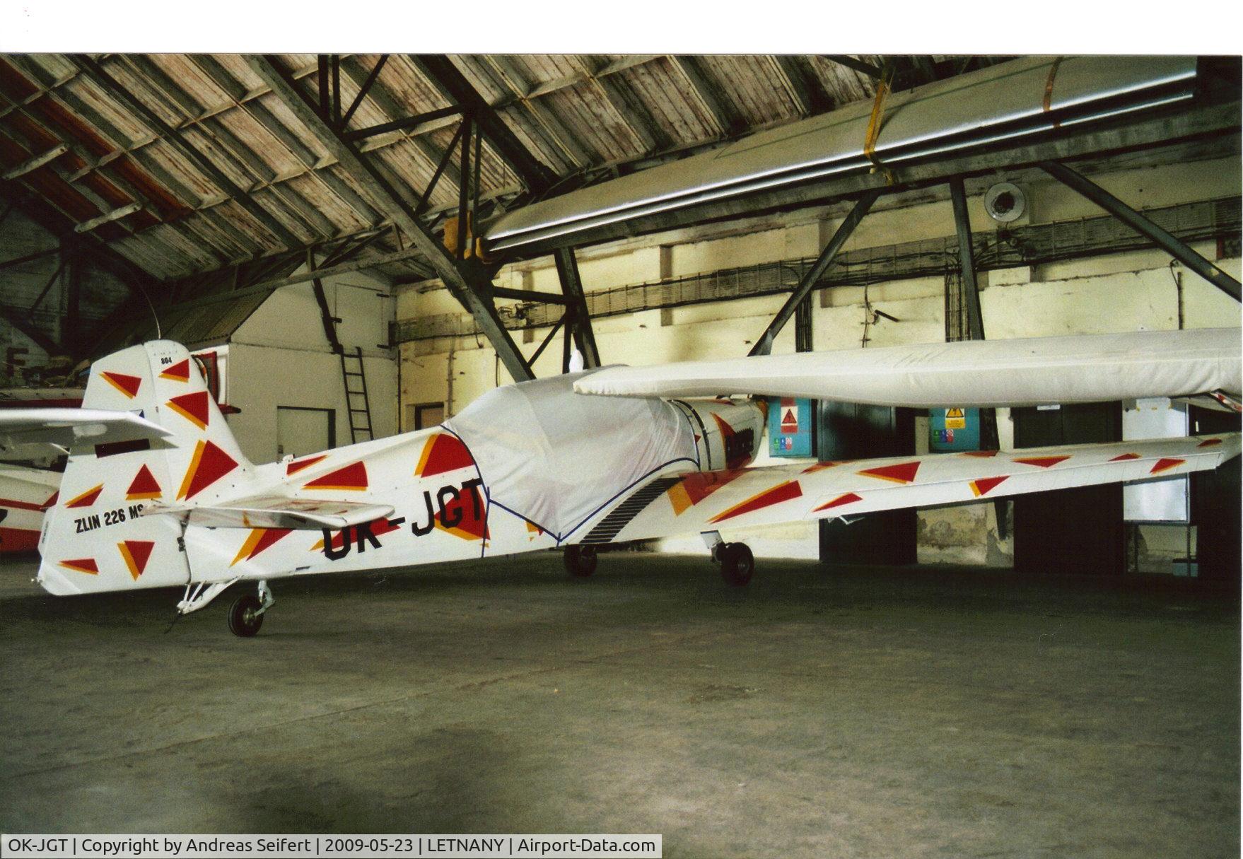OK-JGT, 2000 Zlin Z-126 Trener 2 C/N 804, Prag-Letnany Airfield