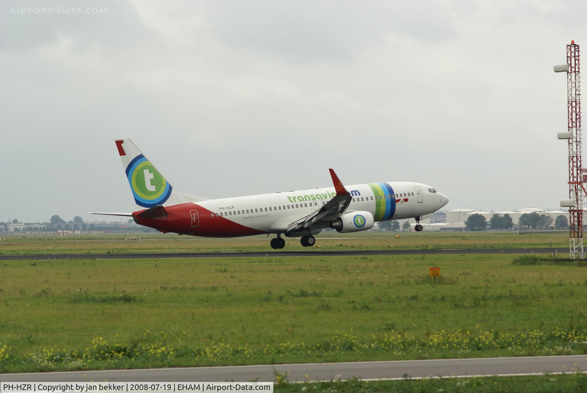 PH-HZR, 2006 Boeing 737-86N C/N 32693, Just before touchdown. Buitenveldertbaan Schiphol