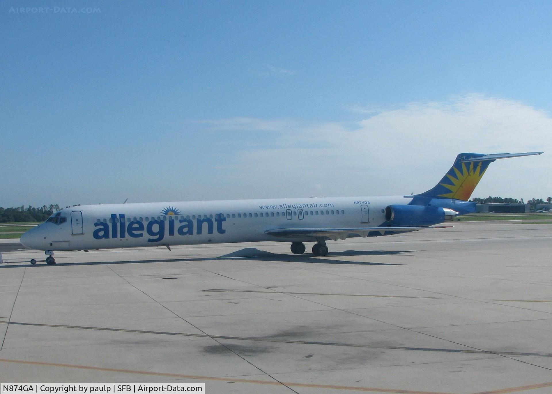 N874GA, 1987 McDonnell Douglas MD-83 (DC-9-83) C/N 49643, At Orlando Sanford.