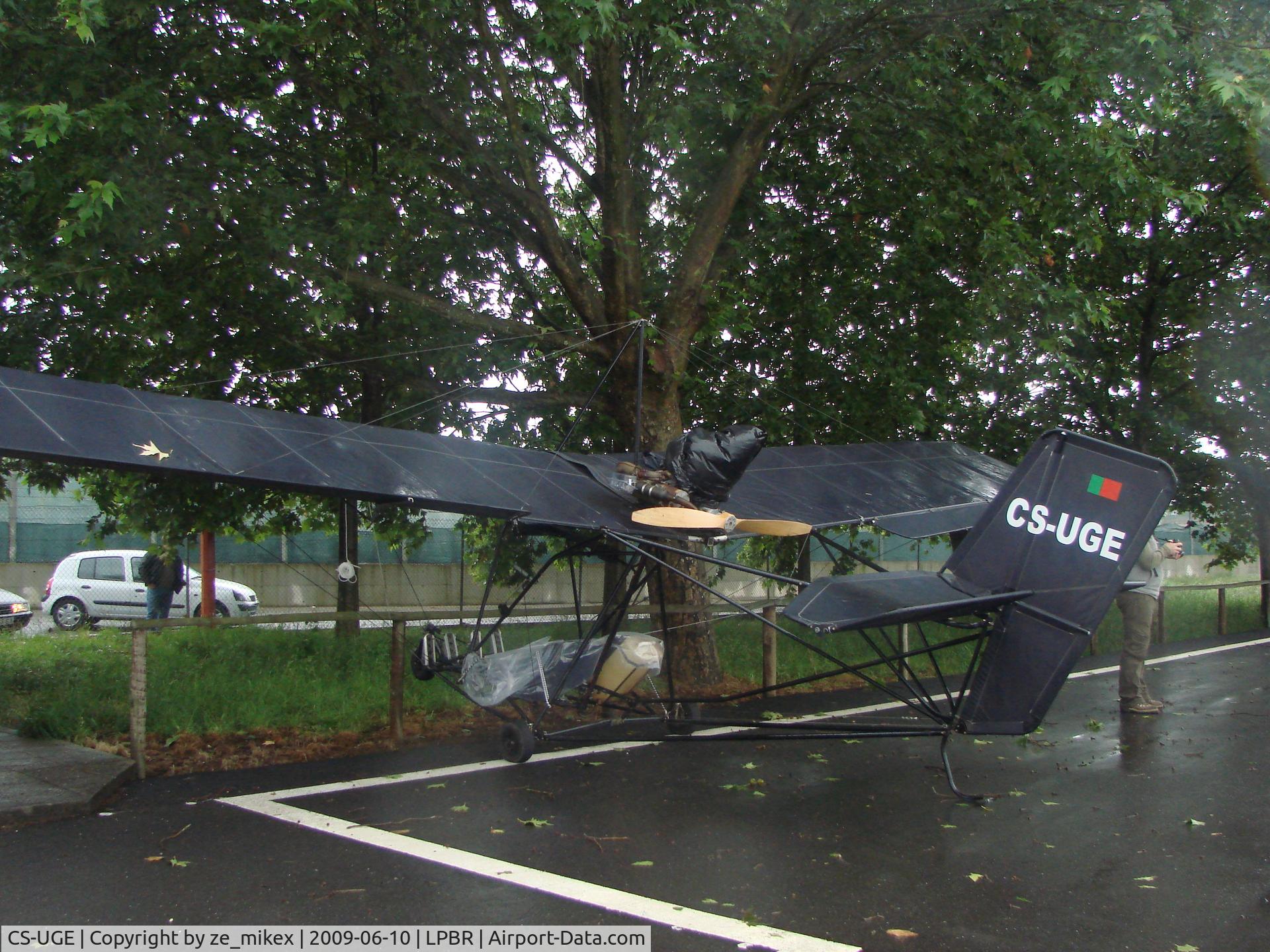 CS-UGE, Eipper Quicksilver MXL II C/N 527, Quick silver MX2, a very strange type to keep this plane at Braga during 