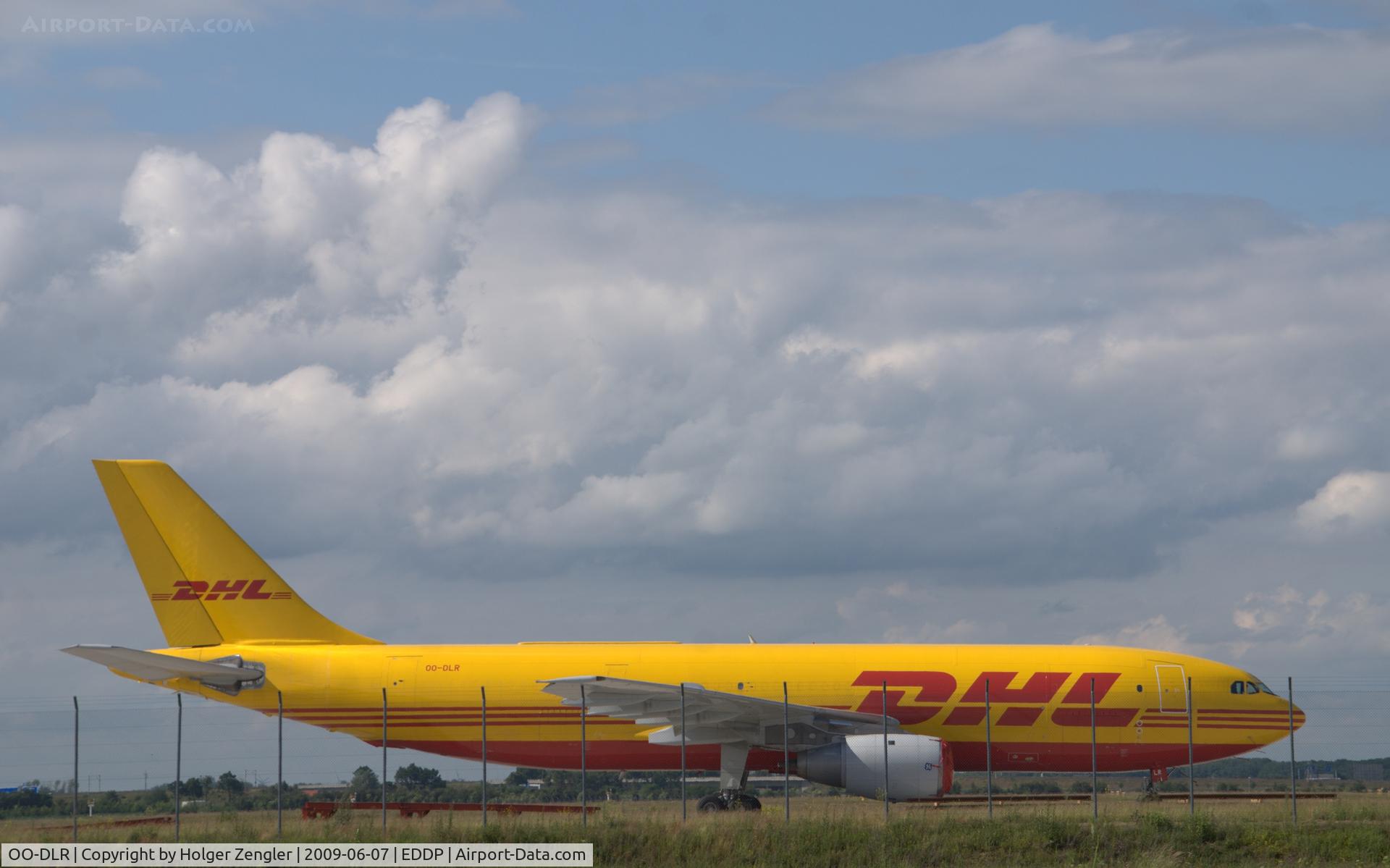 OO-DLR, 1979 Airbus A300B4-203(F) C/N 95, Yellow parcel carrier on its lazy sunday afternoon