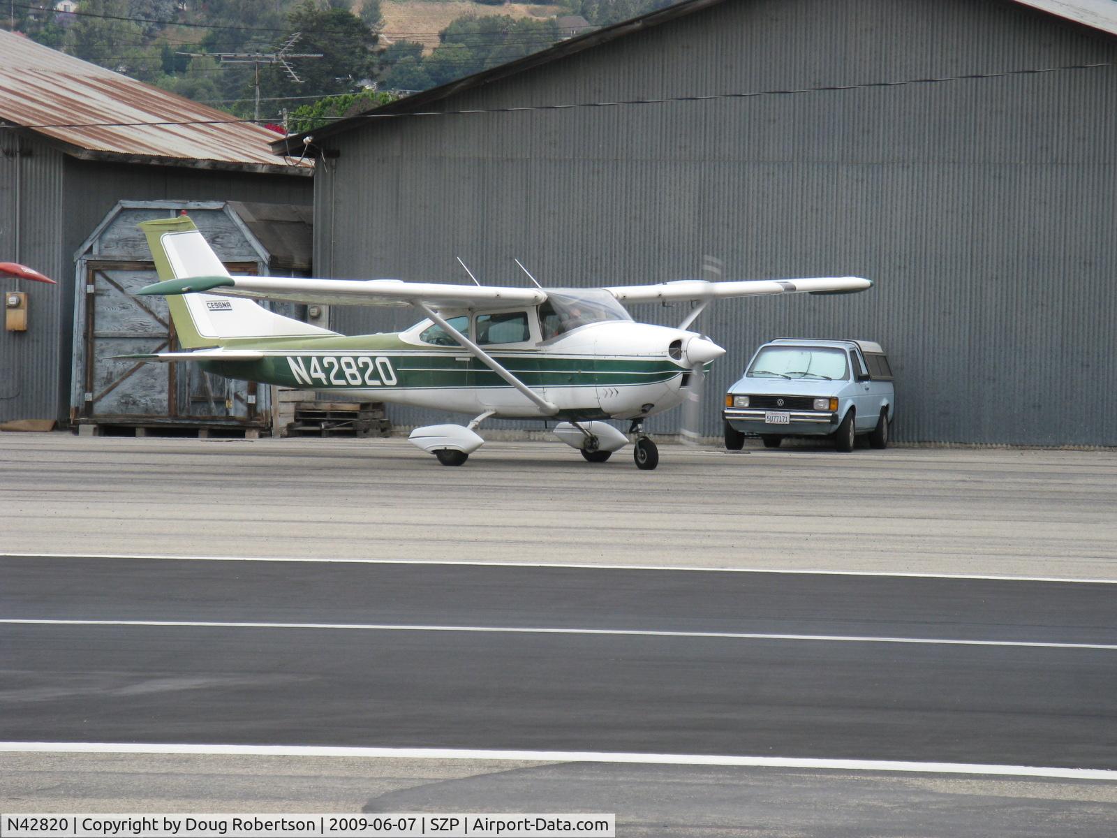 N42820, 1968 Cessna 182L Skylane C/N 18259204, 1968 Cessna 182L SKYLANE, Continental O-470-S 230 Hp, taxi to Rwy 22