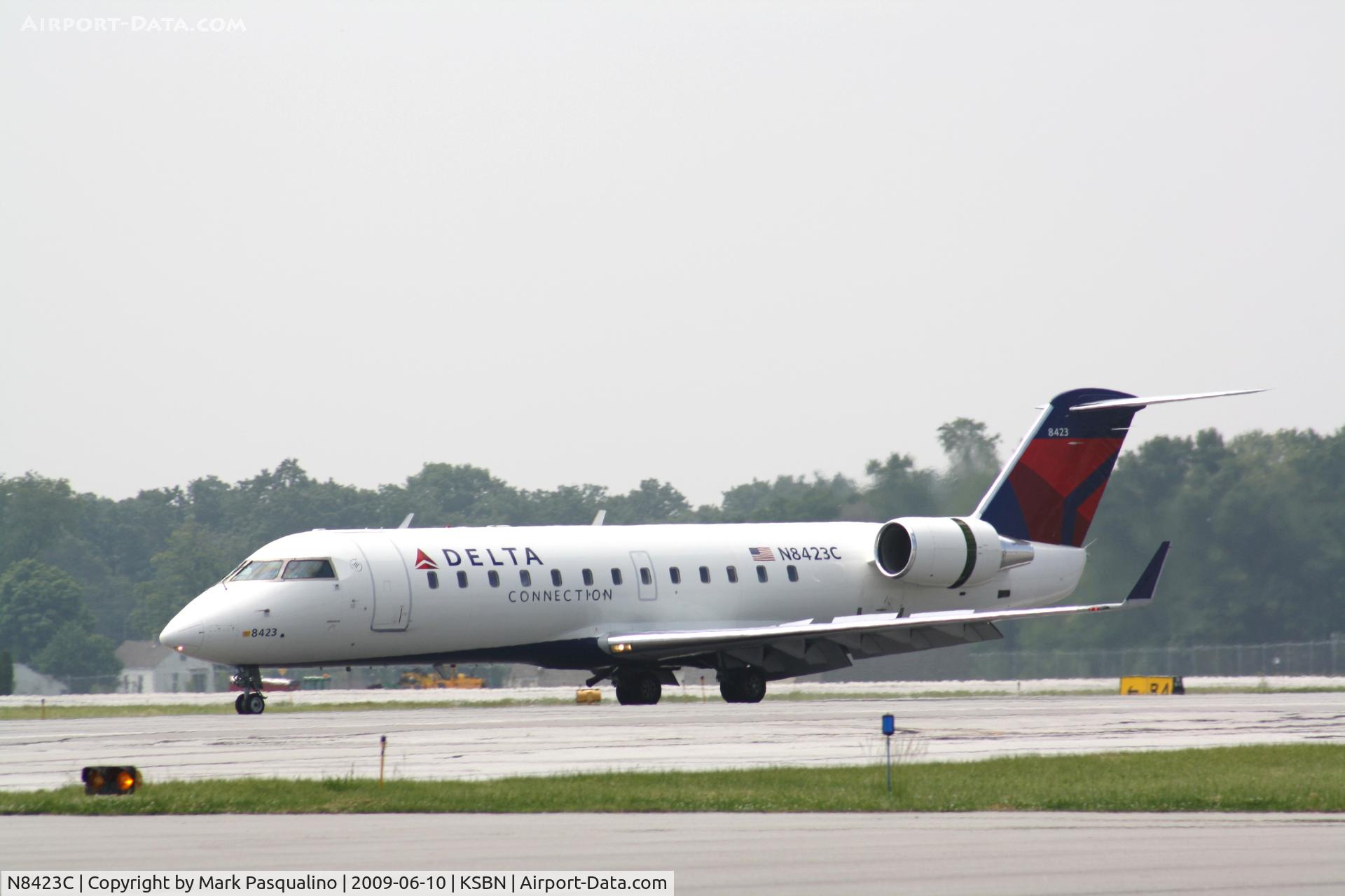 N8423C, 2000 Bombardier CRJ-200LR (CL-600-2B19) C/N 7423, CL-600-2B19