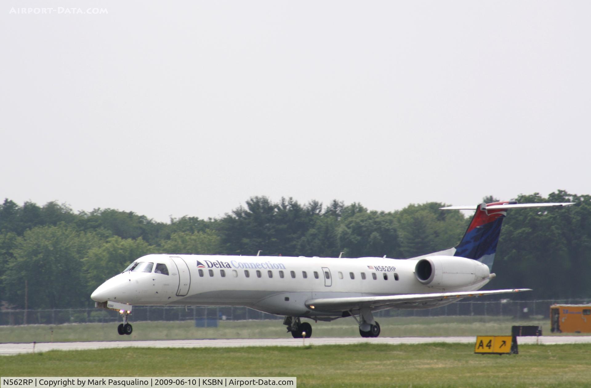 N562RP, 2002 Embraer ERJ-145LR (EMB-145LR) C/N 145451, EMB-145LR
