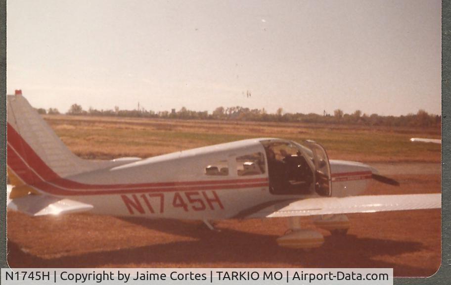 N1745H, Piper PA-28-181 C/N 28-7790338, Owner was Jim Cox, Tarkio munisipal airpor, MO,