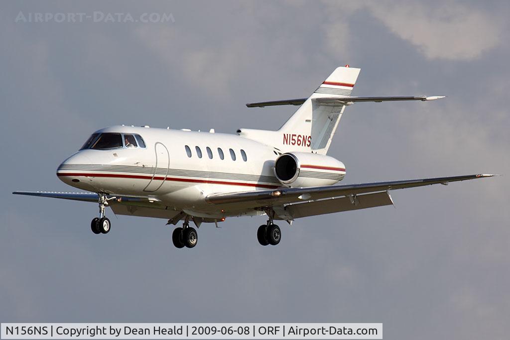 N156NS, 2004 Raytheon Hawker 800XP C/N 258668, Norfolk Southern Railway Company's 2004 Raytheon Hawker 800XP N156NS on short-final to RWY 5.