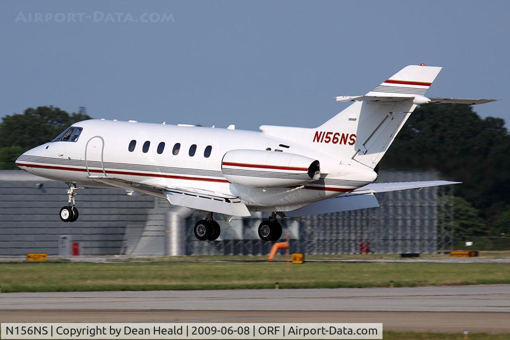 N156NS, 2004 Raytheon Hawker 800XP C/N 258668, Norfolk Southern Railway Company's 2004 Raytheon Hawker 800XP N156NS landing on RWY 5.