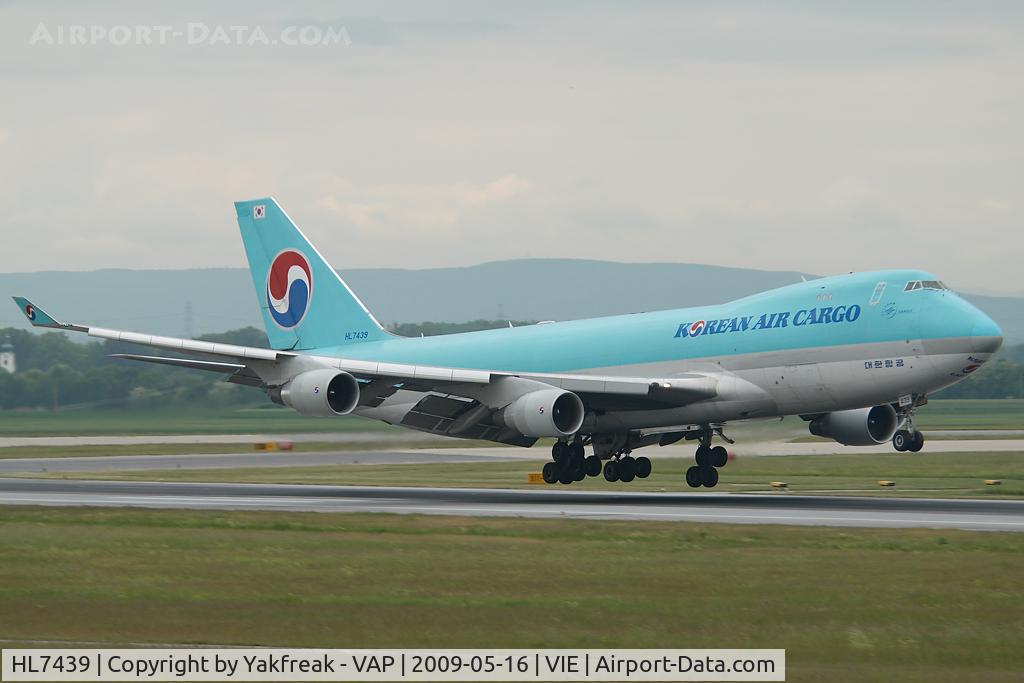 HL7439, 2003 Boeing 747-4B5F/SCD C/N 33516, Korean Air Boeing 747-400