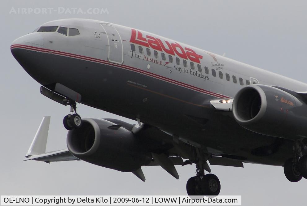OE-LNO, 2001 Boeing 737-7Z9 C/N 30419, LAUDA