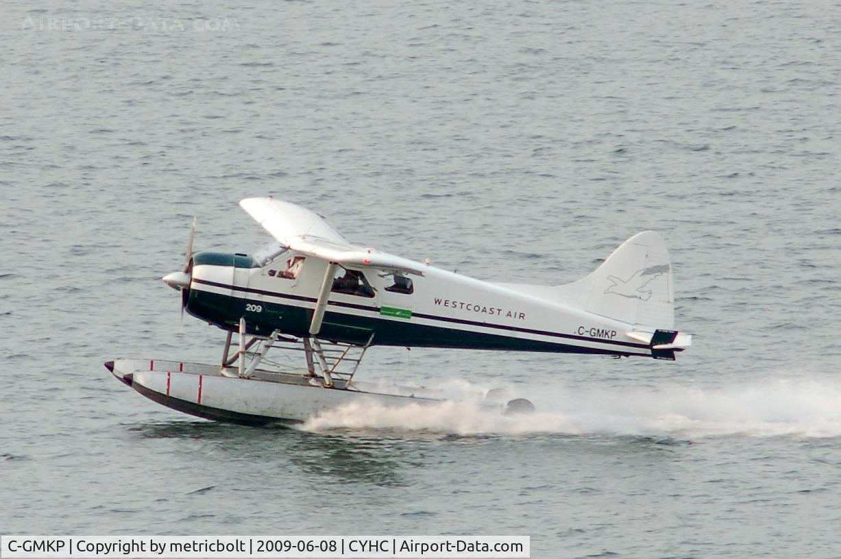 C-GMKP, 1953 De Havilland Canada DHC-2 Beaver Mk.1 C/N 1374, landing at Coal Harbour,Vancouver BC