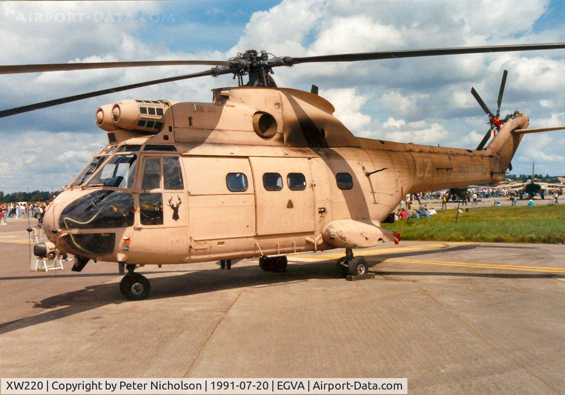 XW220, 1971 Westland Puma HC.1 C/N 1148, Puma HC.1 of 33 Squadron at the 1991 Intnl Air Tattoo at RAF Fairford.