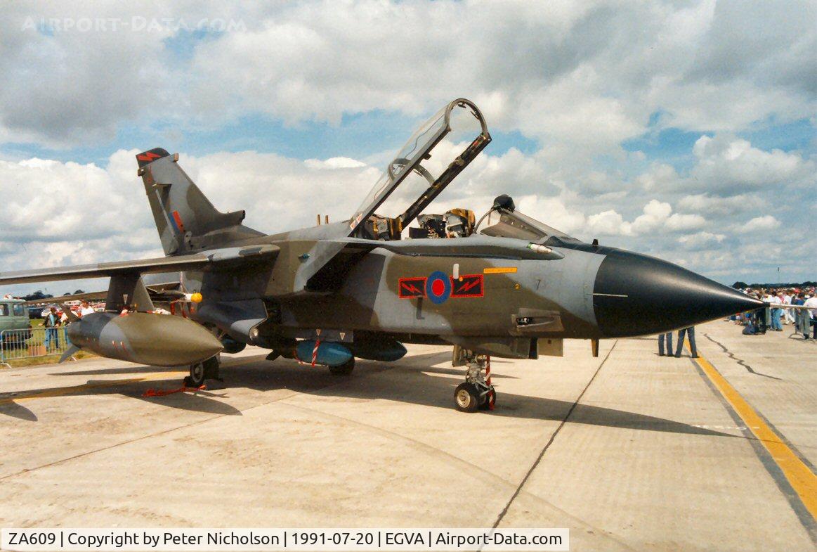 ZA609, 1982 Panavia Tornado GR.1 C/N 143/BS046/3073, Tornado GR.1 of 617 Squadron at the 1991 Intnl Air Tattoo at RAF Fairford.