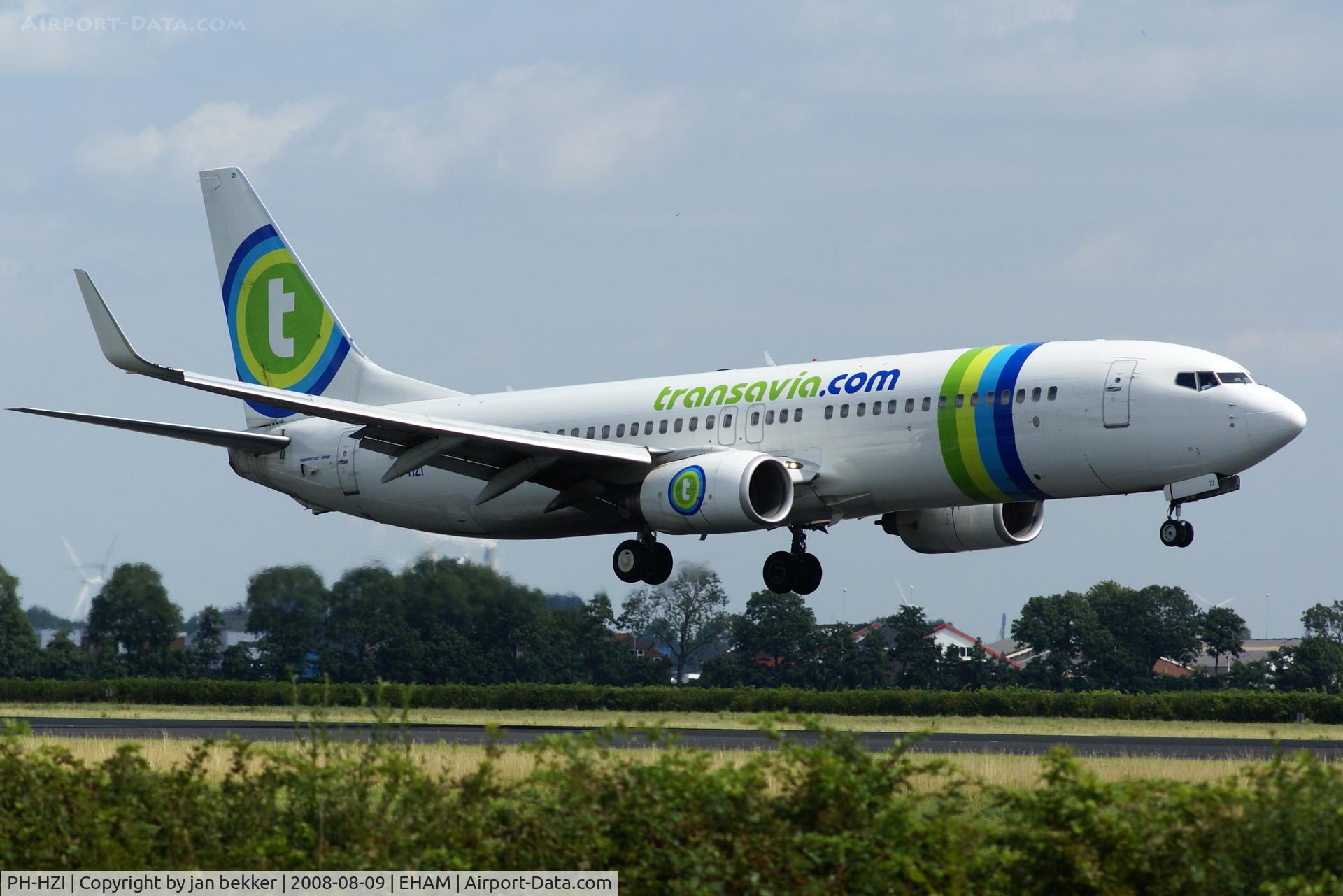 PH-HZI, 2000 Boeing 737-8K2 C/N 28380, Just before landing at Schiphol. Polderbaan
