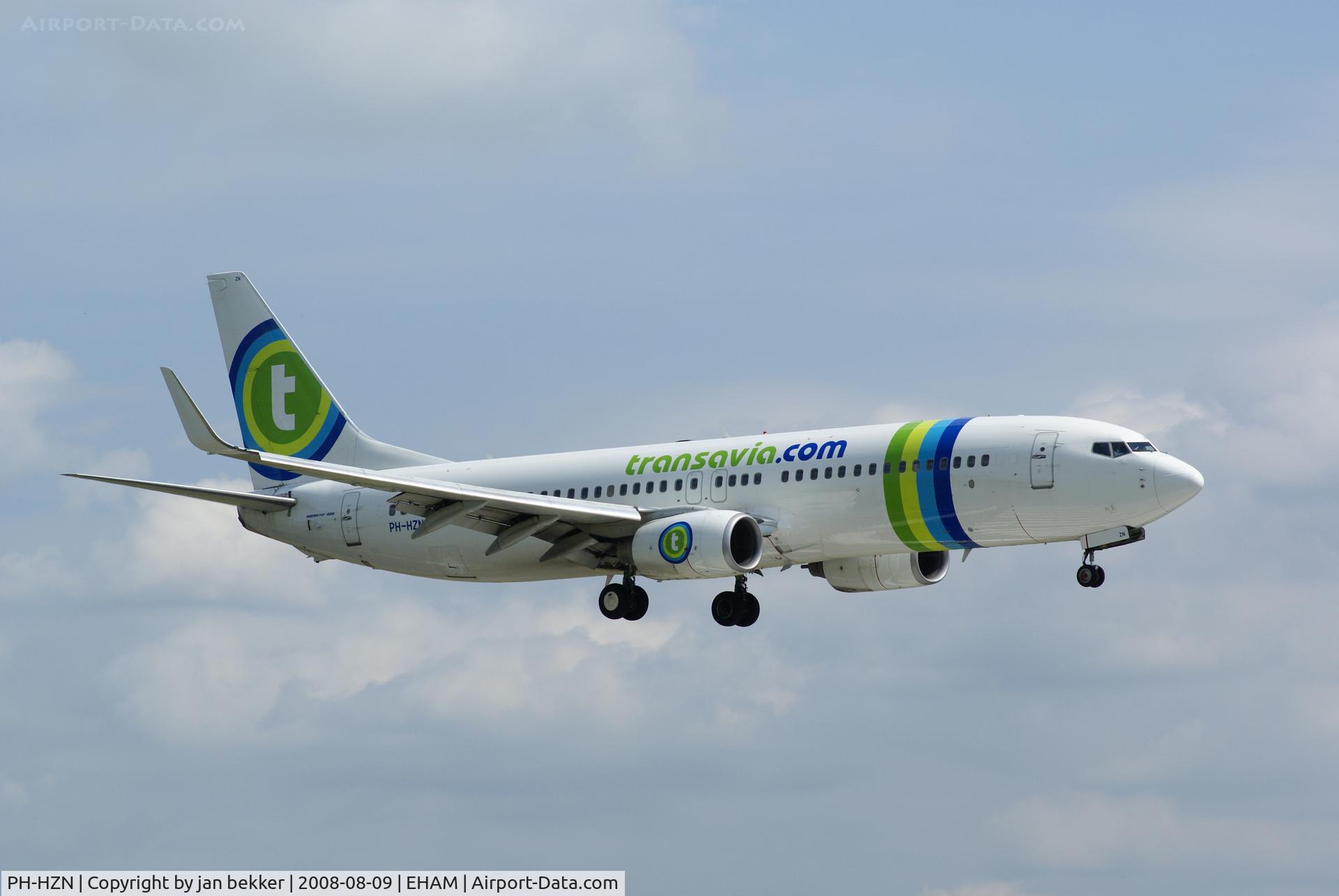 PH-HZN, 2004 Boeing 737-8K2 C/N 32943, Just before landing on the Polderbaan at Schiphol