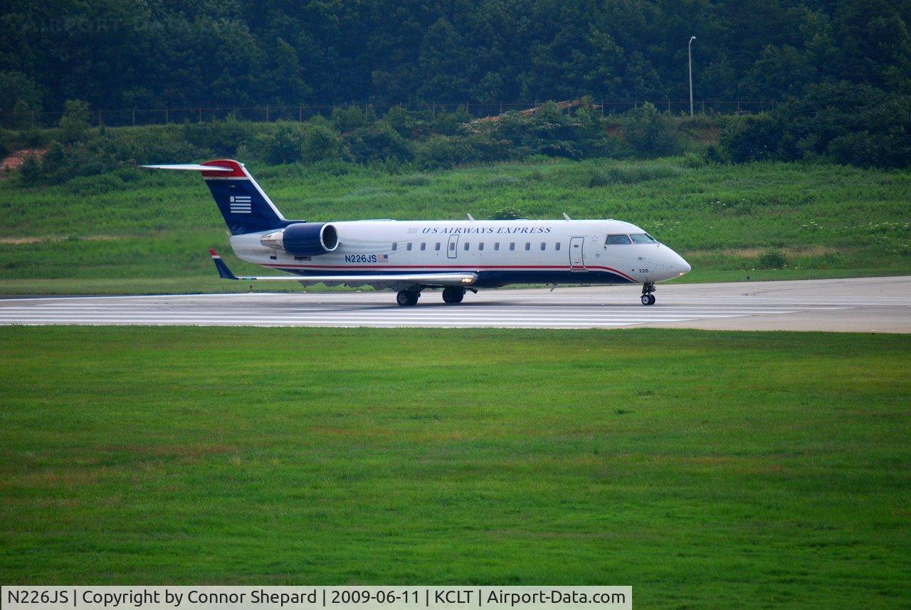 N226JS, 2004 Bombardier CRJ-200ER (CL-600-2B19) C/N 7895, CL-600