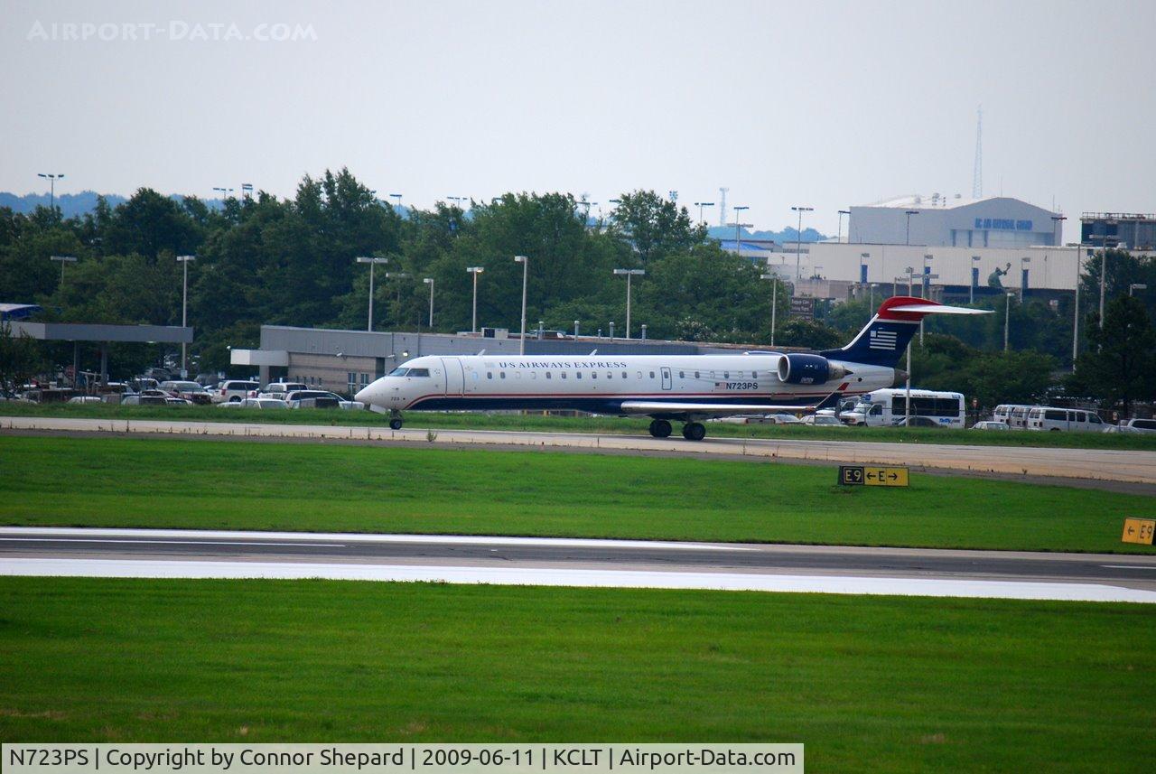N723PS, 2004 Bombardier CRJ-701 (CL-600-2C10) Regional Jet C/N 10181, CL-600