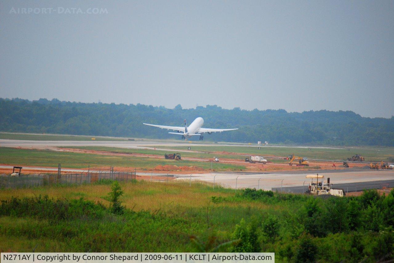 N271AY, 2000 Airbus A330-323 C/N 0323, Lift off