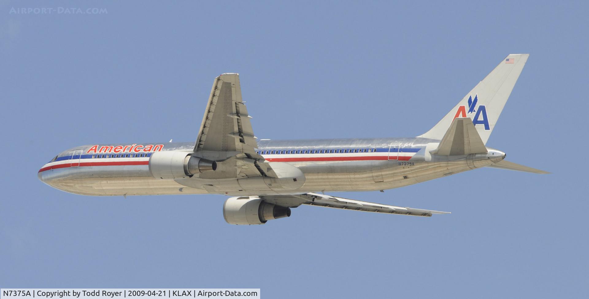 N7375A, 1992 Boeing 767-323 C/N 25202, Departing LAX on 25R