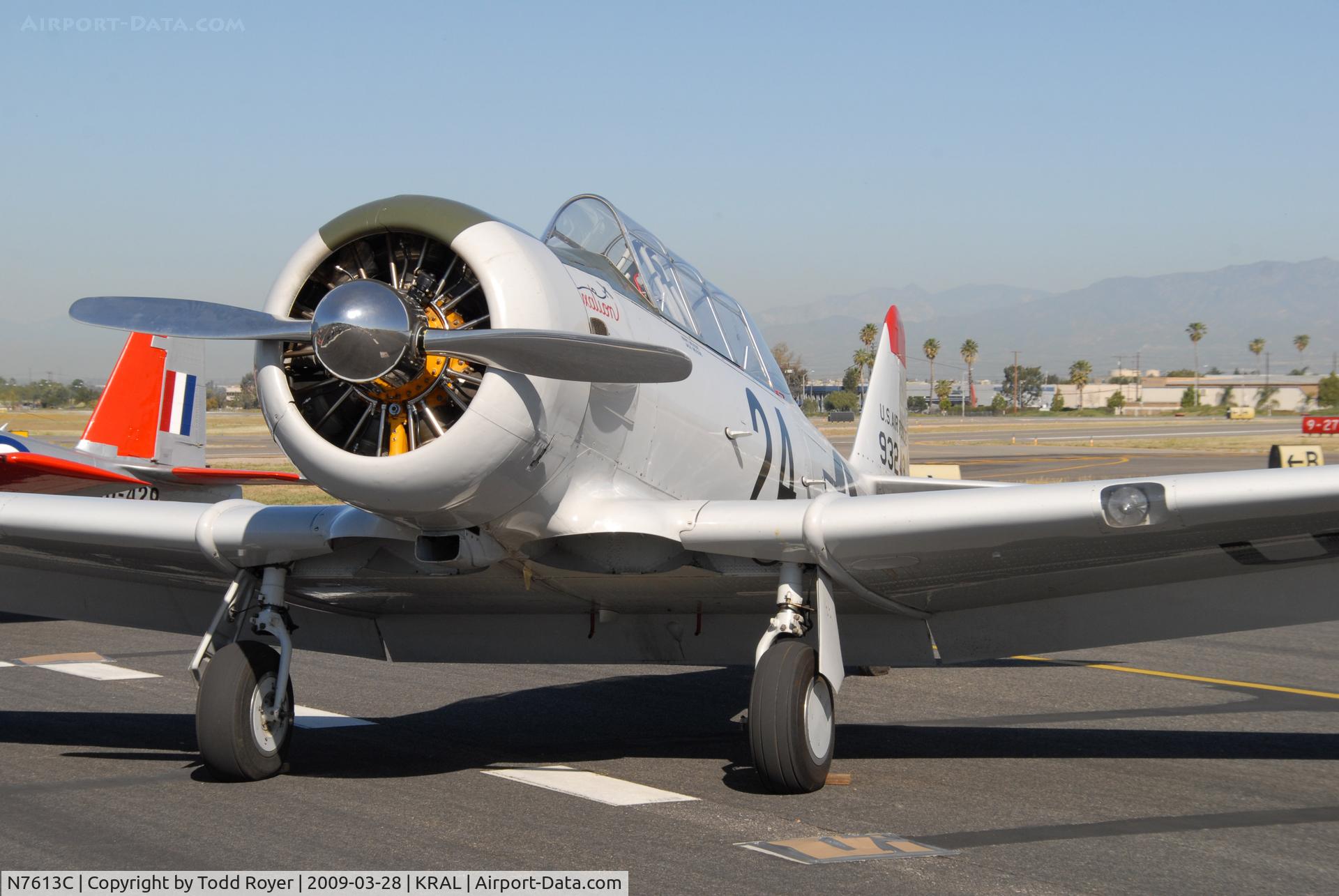 N7613C, 1949 North American T-6G Texan C/N 168-347, Riverside Airshow 2009