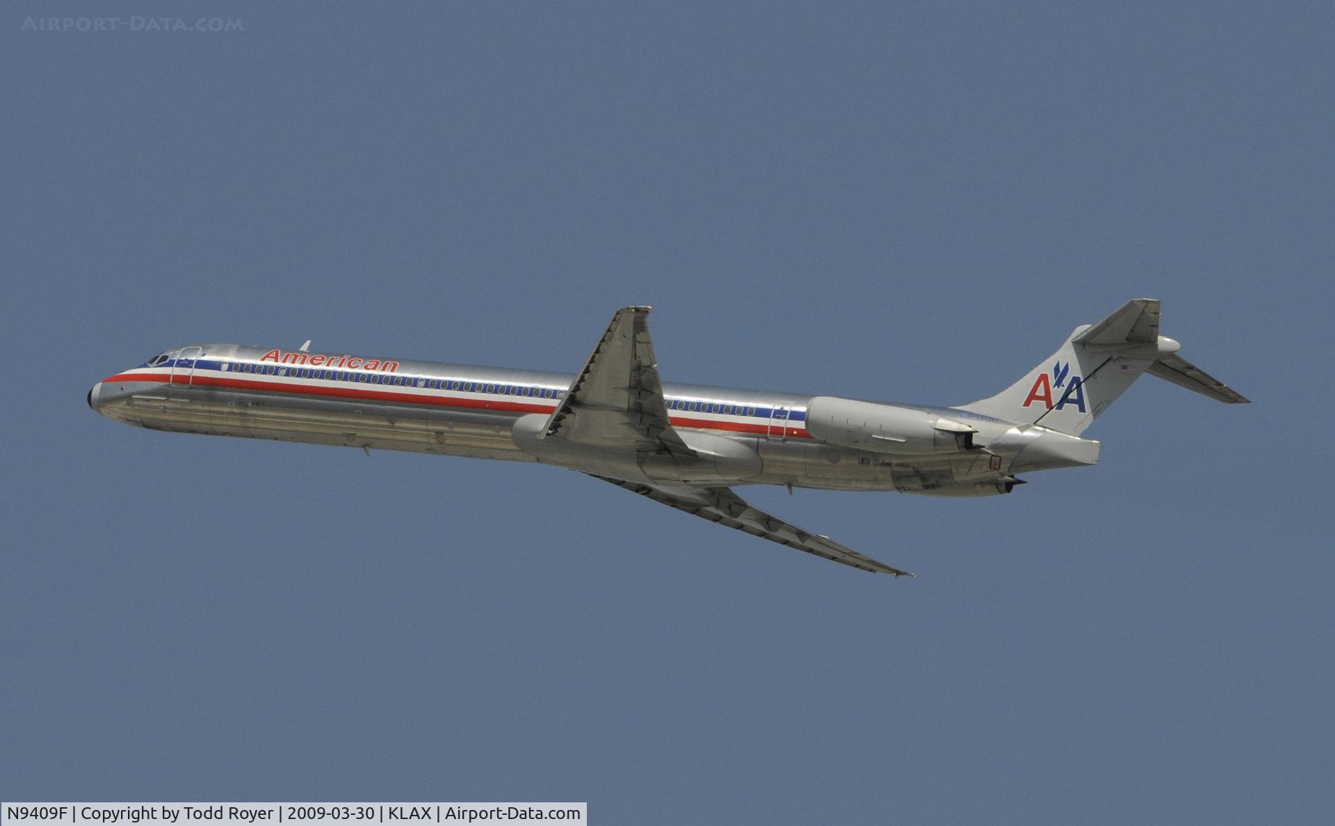 N9409F, 1992 McDonnell Douglas MD-83 (DC-9-83) C/N 53121, Departing LAX on 25R