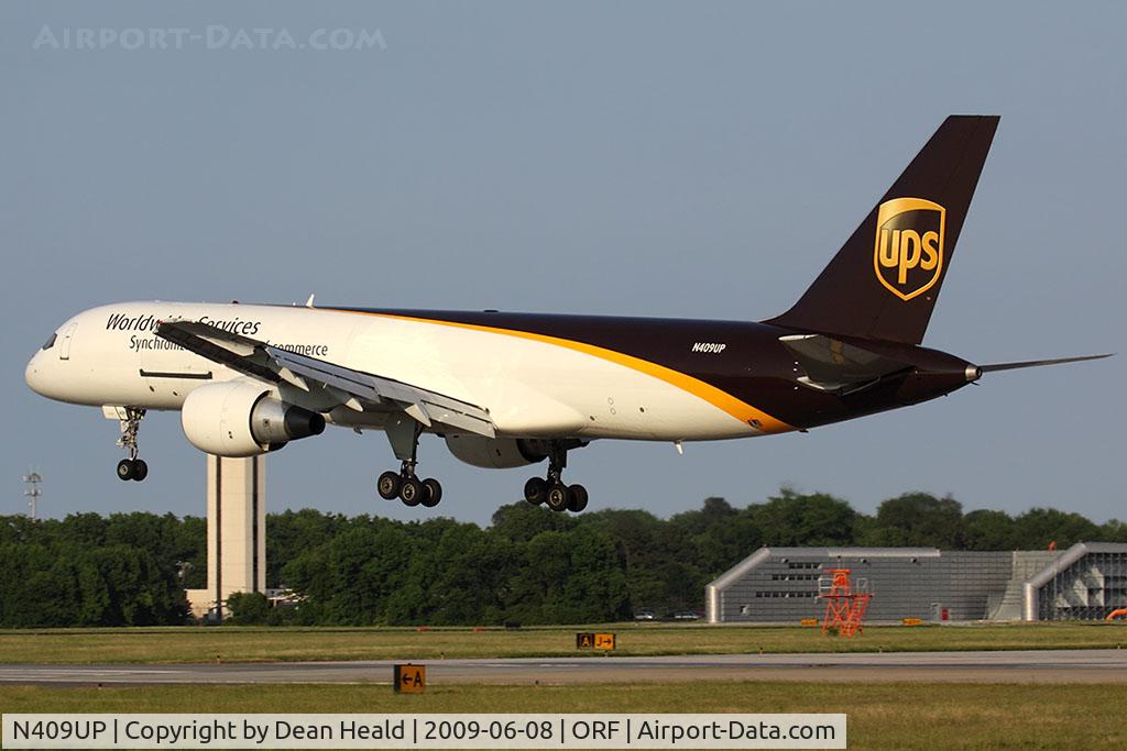 N409UP, 1988 Boeing 757-24APF C/N 23731, United Parcel Service (UPS) N409UP (FLT UPS9836) from Washington Dulles Int'l (KIAD) landing on RWY 5.
