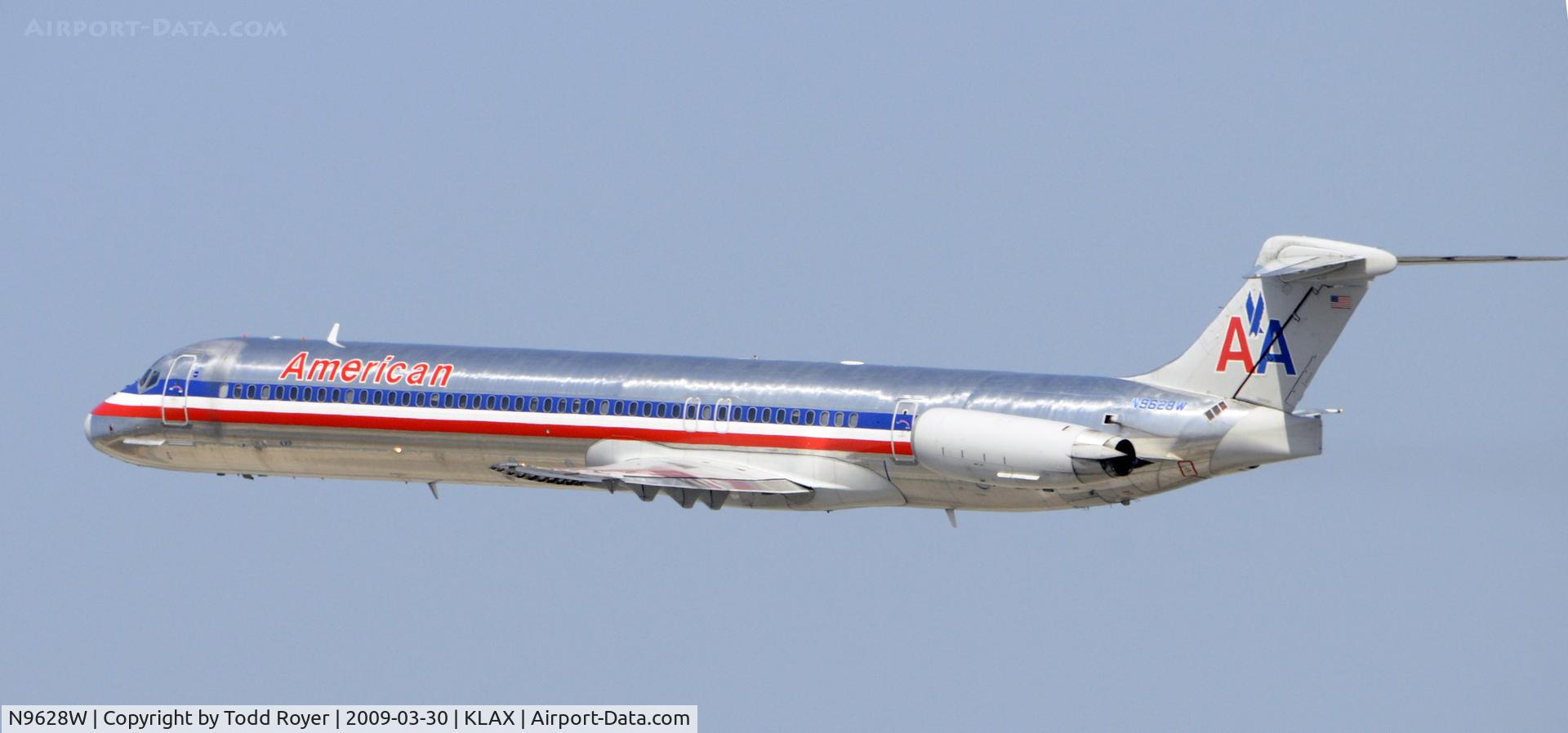 N9628W, 1998 McDonnell Douglas MD-83 (DC-9-83) C/N 53598, Departing LAX on 25R