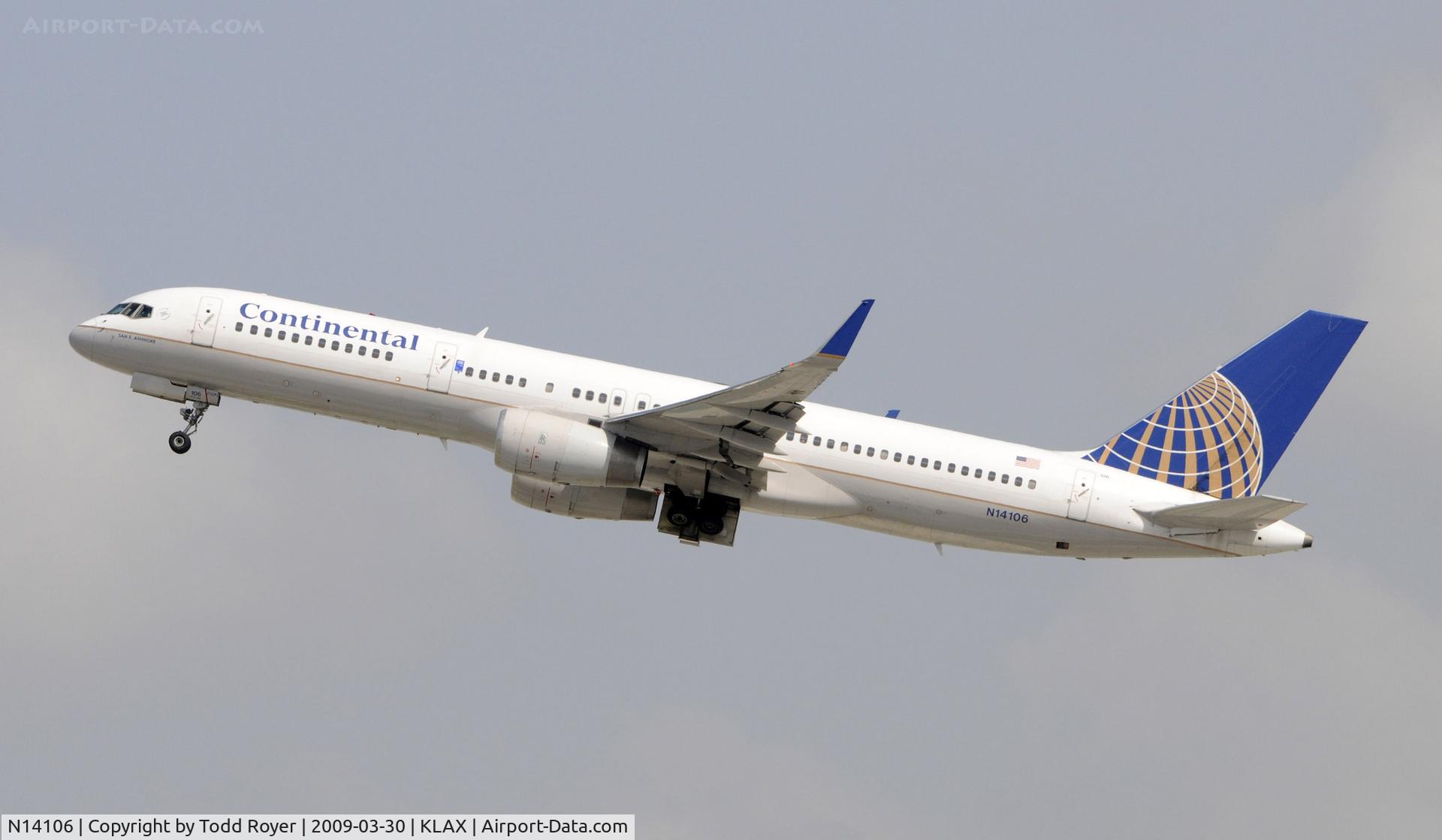 N14106, 1994 Boeing 757-224 C/N 27296, Departing LAX on 25R