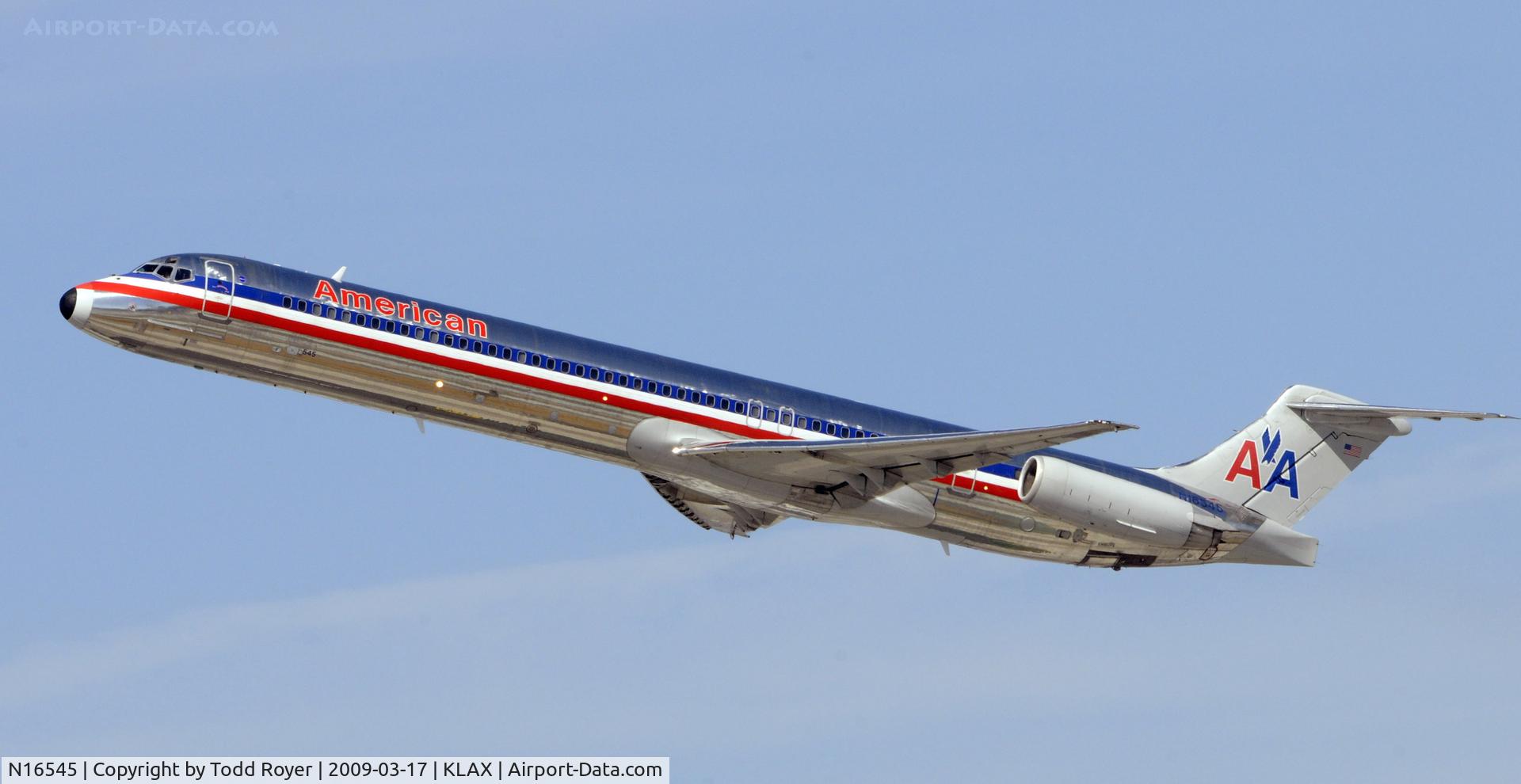 N16545, 1990 McDonnell Douglas MD-82 (DC-9-82) C/N 53027, Departing LAX on 25R
