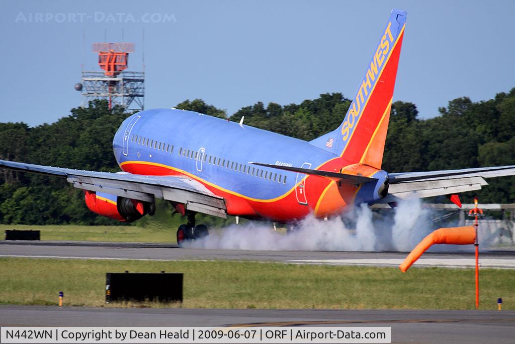 N442WN, 2003 Boeing 737-7H4 C/N 32459, Southwest Airlines N442WN (FLT SWA104) from Baltimore/Washington Int'l (KBWI) landing on RWY 5.