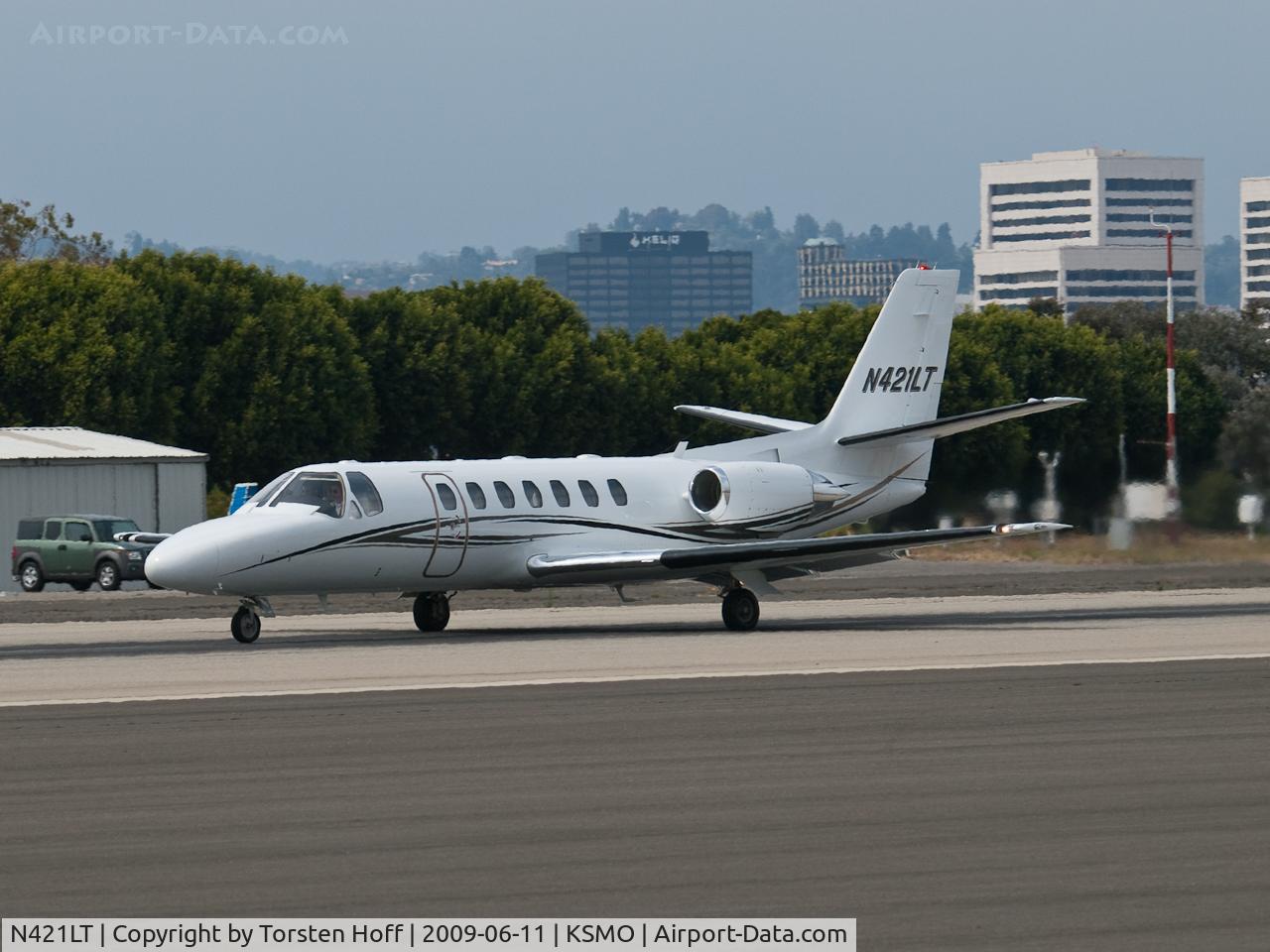 N421LT, 1995 Cessna 560 Citation Ultra C/N 560-0311, N421LT departing from RWY 21
