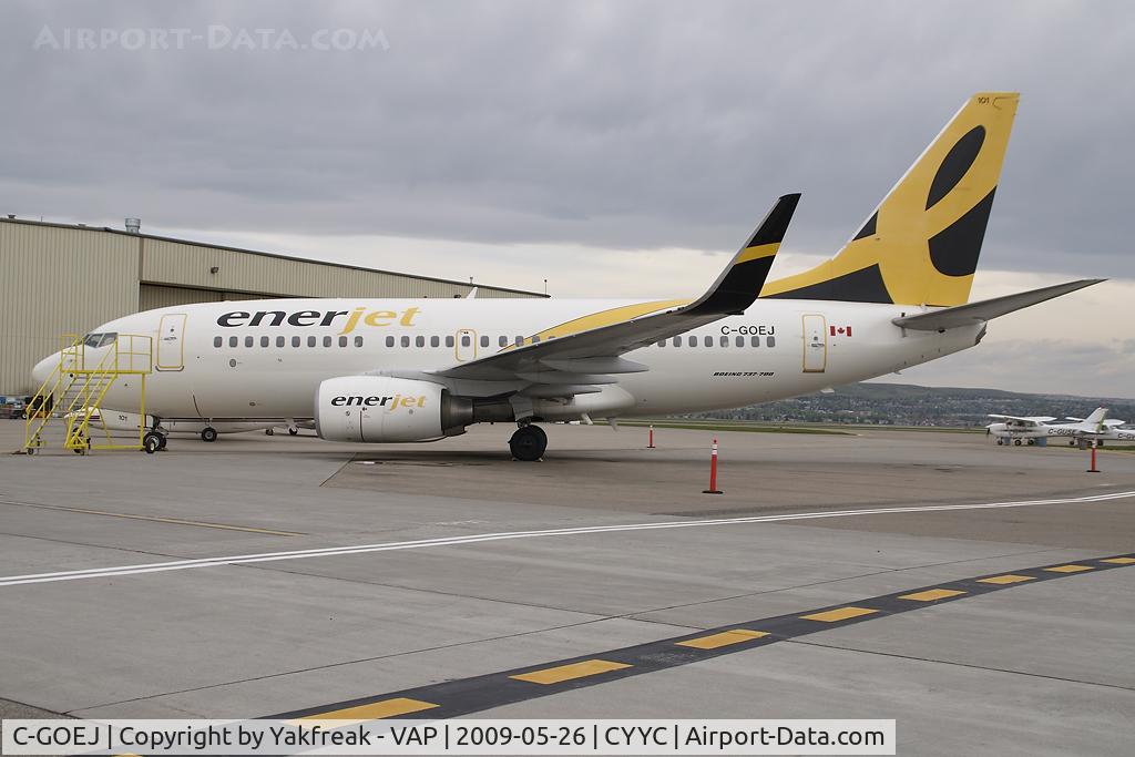 C-GOEJ, 2005 Boeing 737-7BD C/N 33920, Enerjet Boeing 737-700