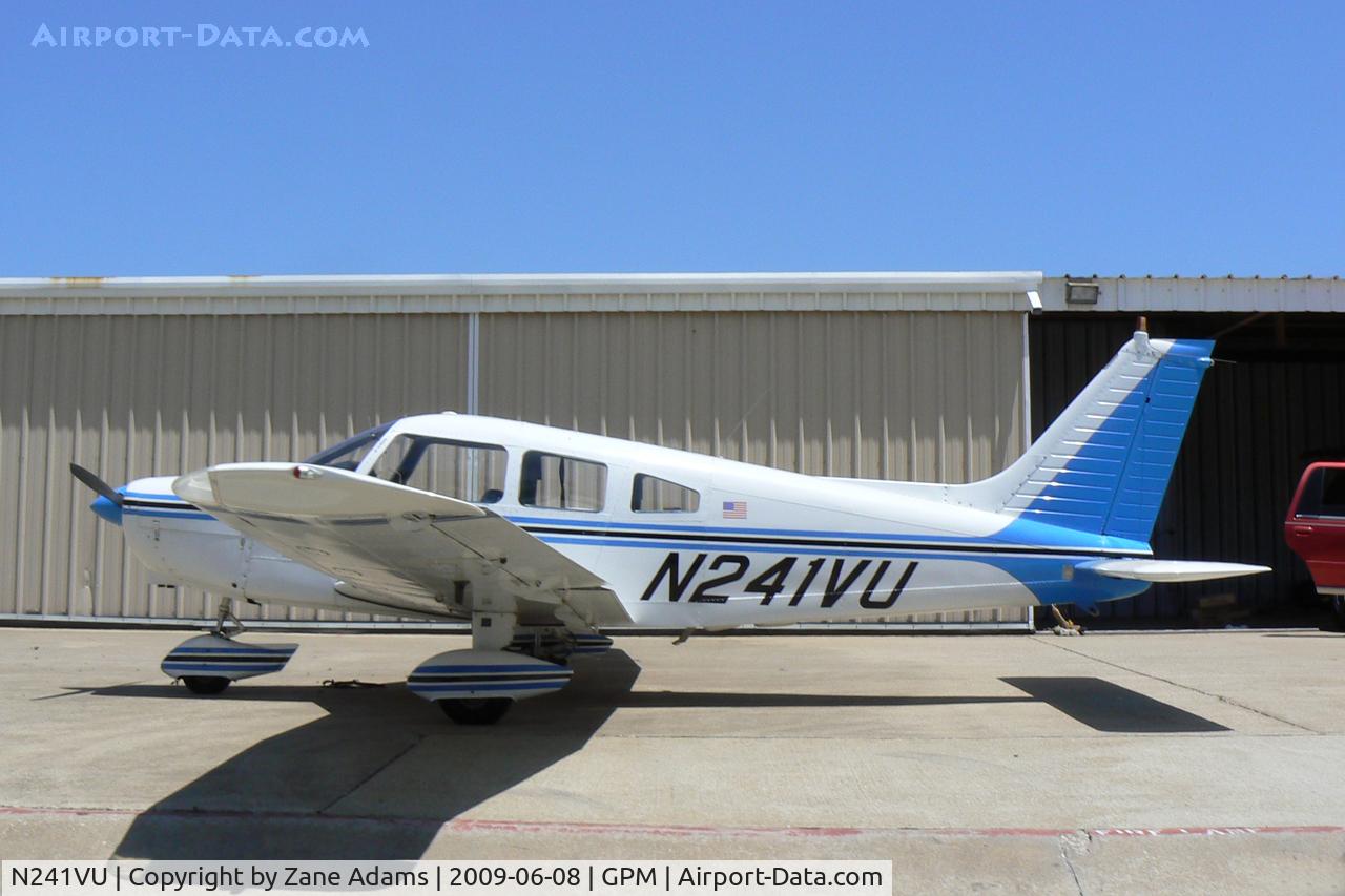 N241VU, 1975 Piper PA-28-151 C/N 28-7515409, At Grand Prairie Municipal