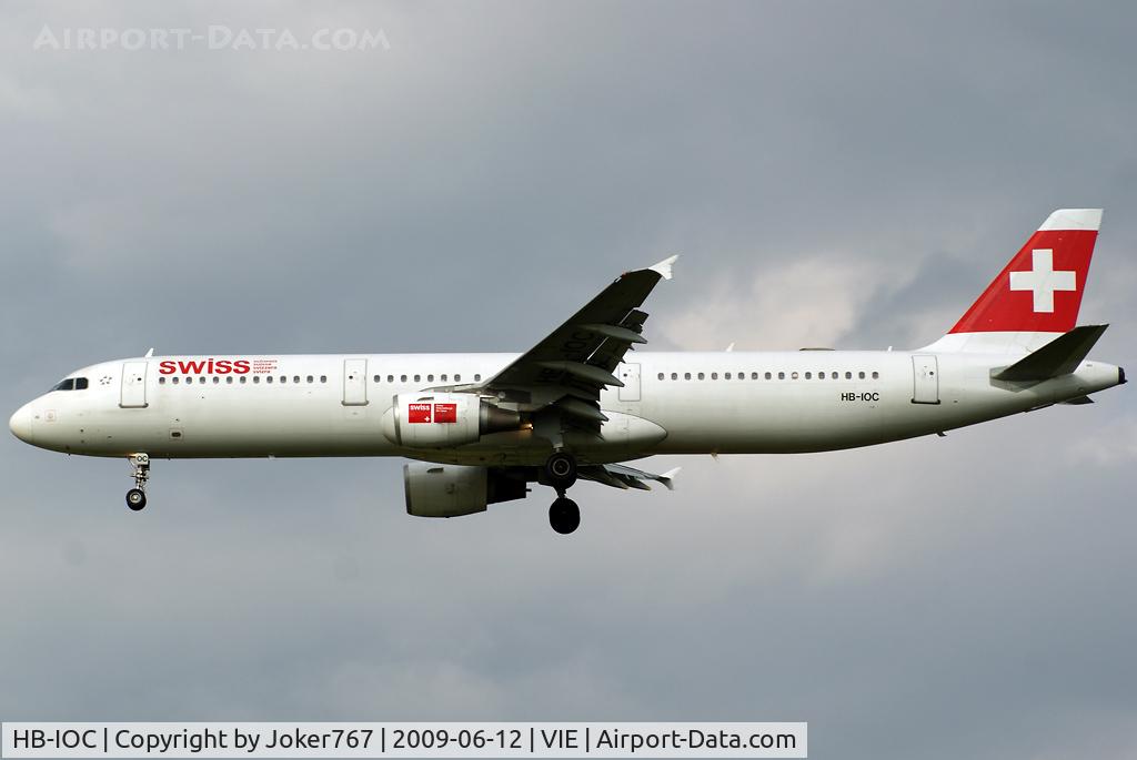 HB-IOC, 1995 Airbus A321-111 C/N 520, Swiss Airbus A321-111