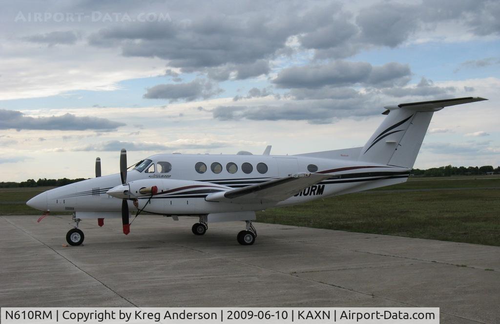 N610RM, 2001 Raytheon Aircraft Company B200 C/N BB-1761, Raytheon B200 Super King Air