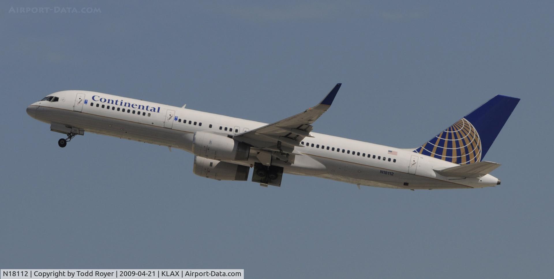 N18112, 1995 Boeing 757-224 C/N 27302, Departing LAX on 25R