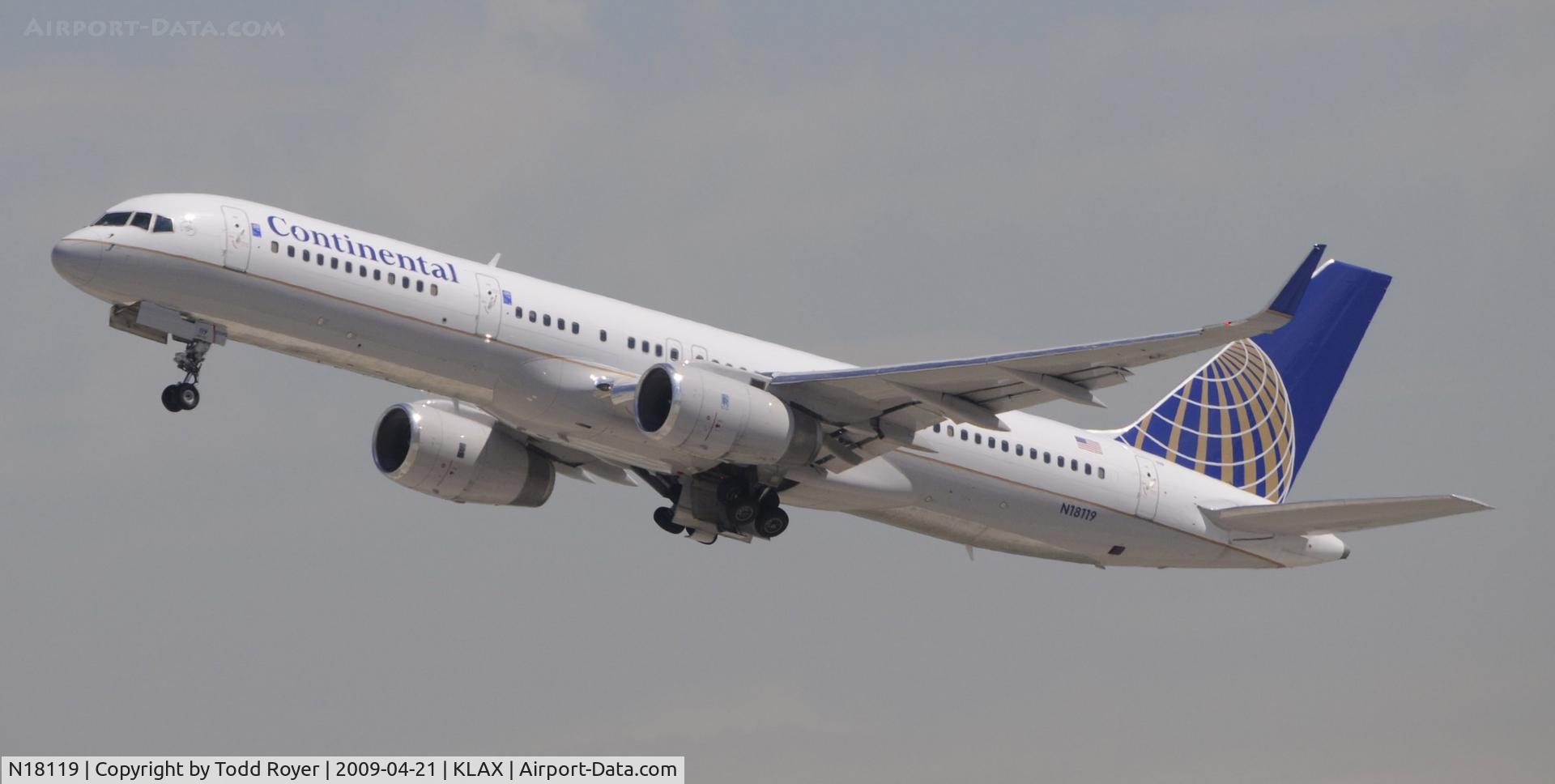 N18119, 1997 Boeing 757-224 C/N 27561, Departing LAX on 25R