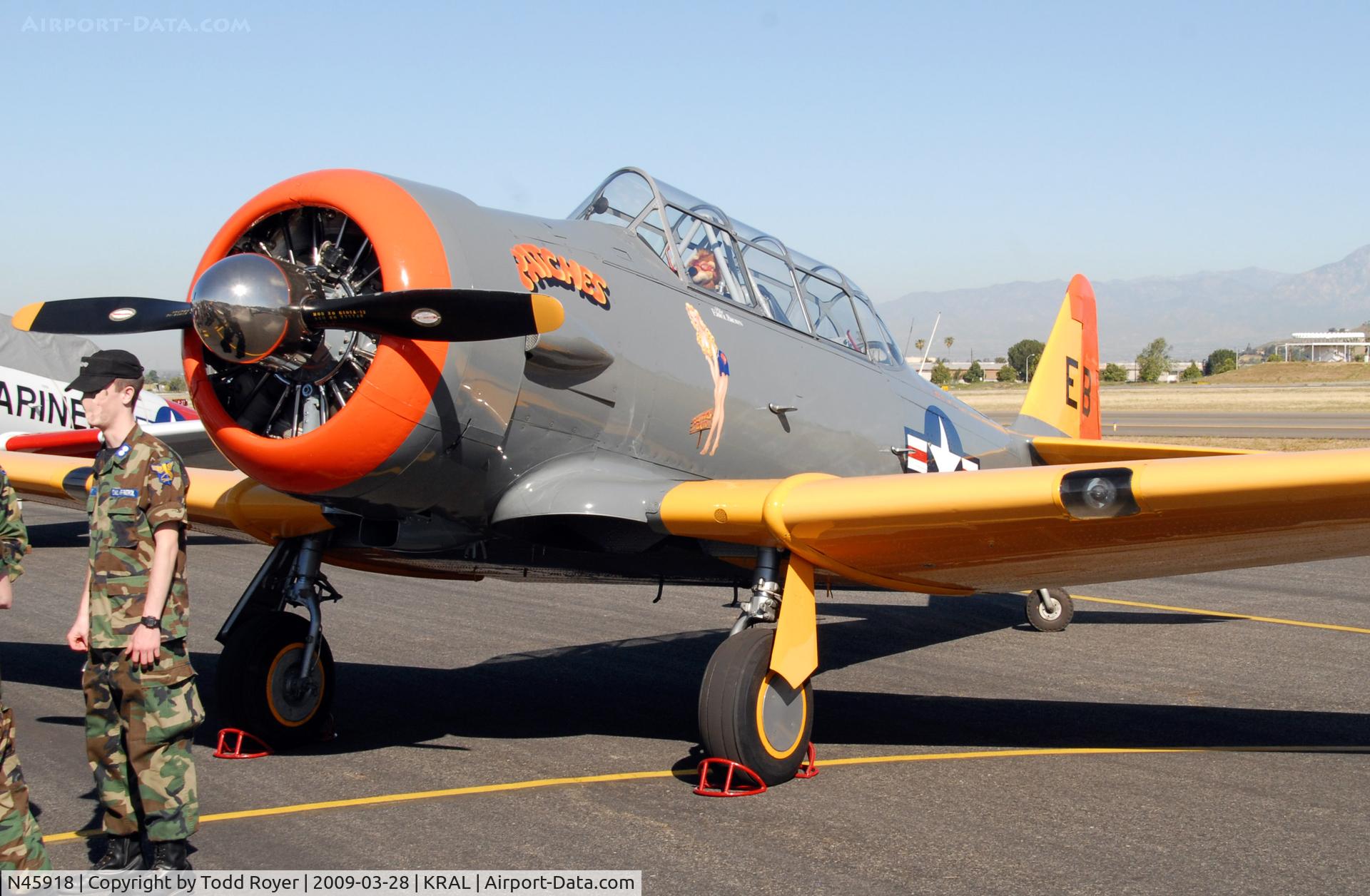 N45918, 1952 Canadian Car & Foundry Harvard MK IV C/N CCF4-246, Riverside Airshow 2009
