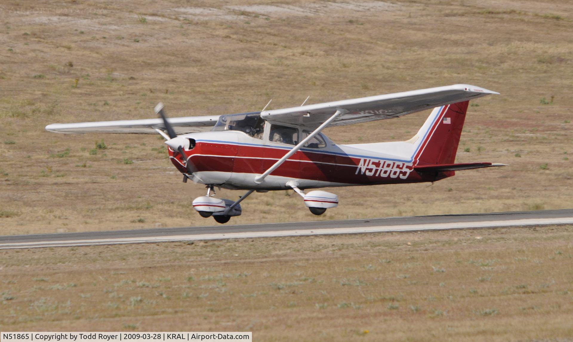 N51865, 1981 Cessna 172P C/N 17274362, Departing RAL on 27