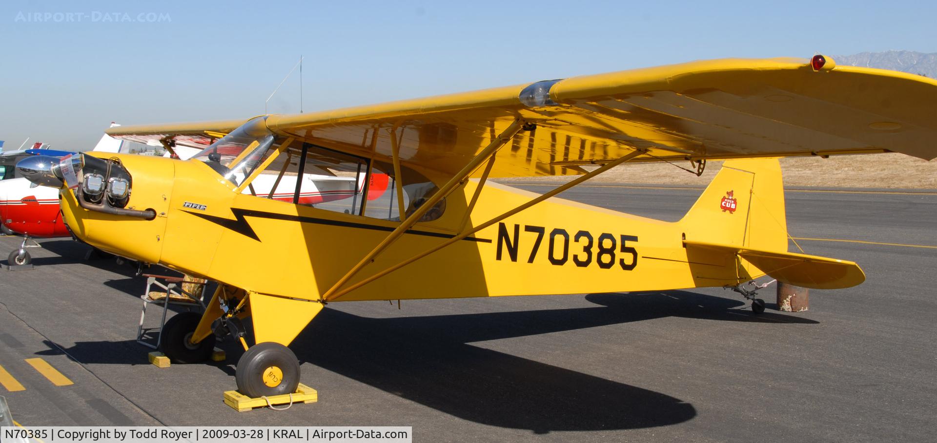 N70385, 1946 Piper J3C-65 Cub C/N 17371, Riverside Airshow 2009