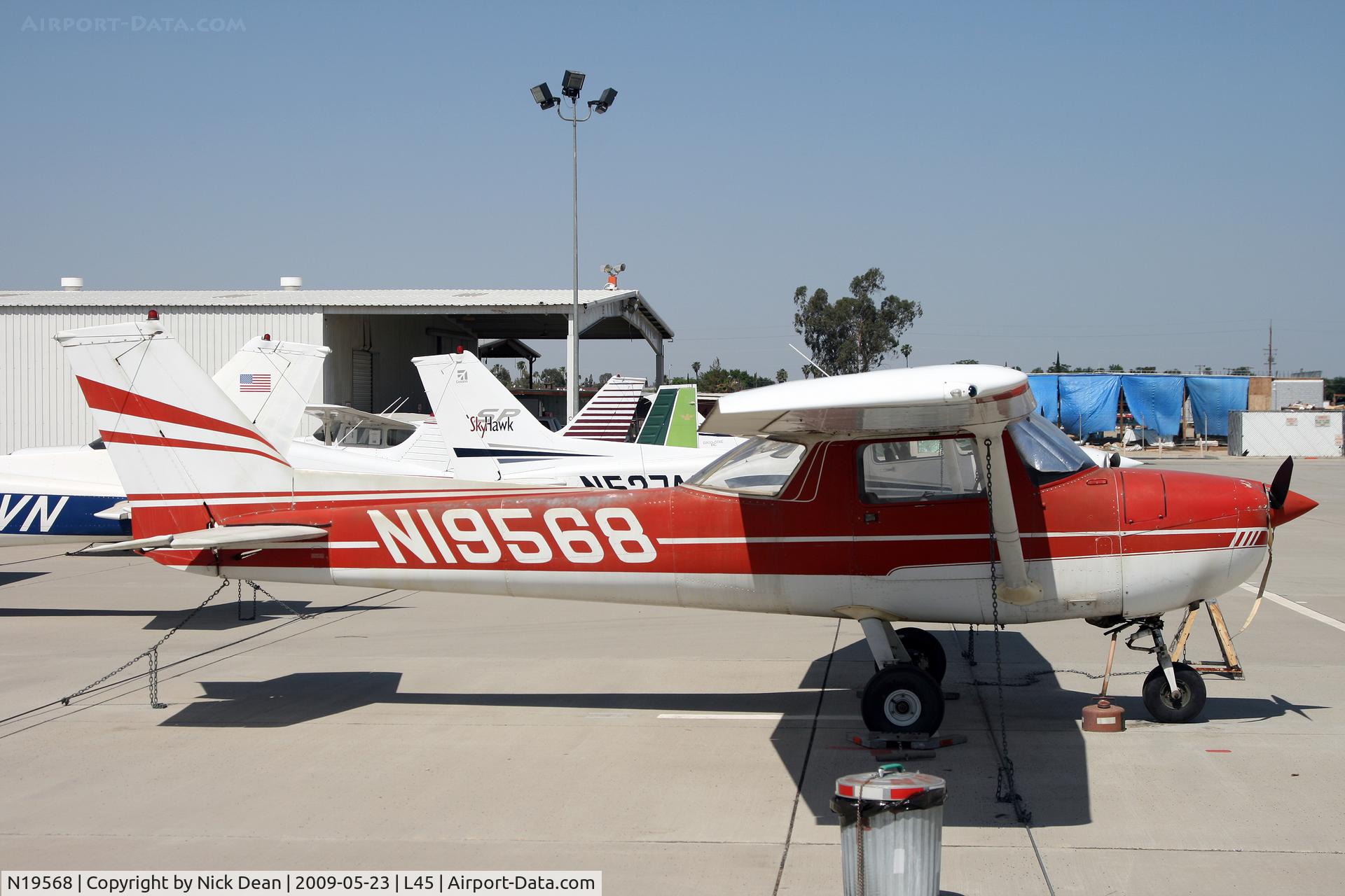 N19568, 1973 Cessna 150L C/N 15074492, L45